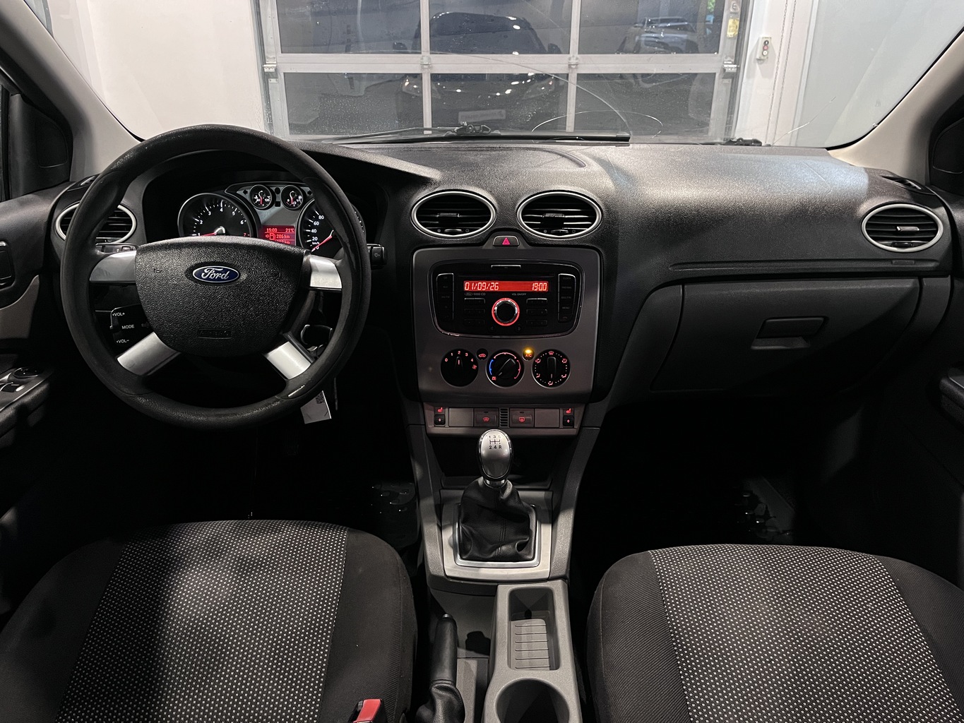 FORD FOCUS