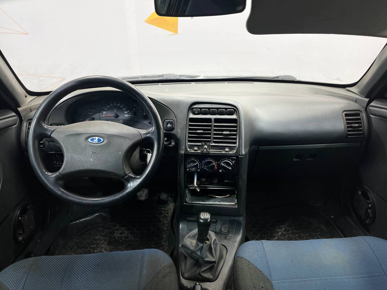 LADA 2112