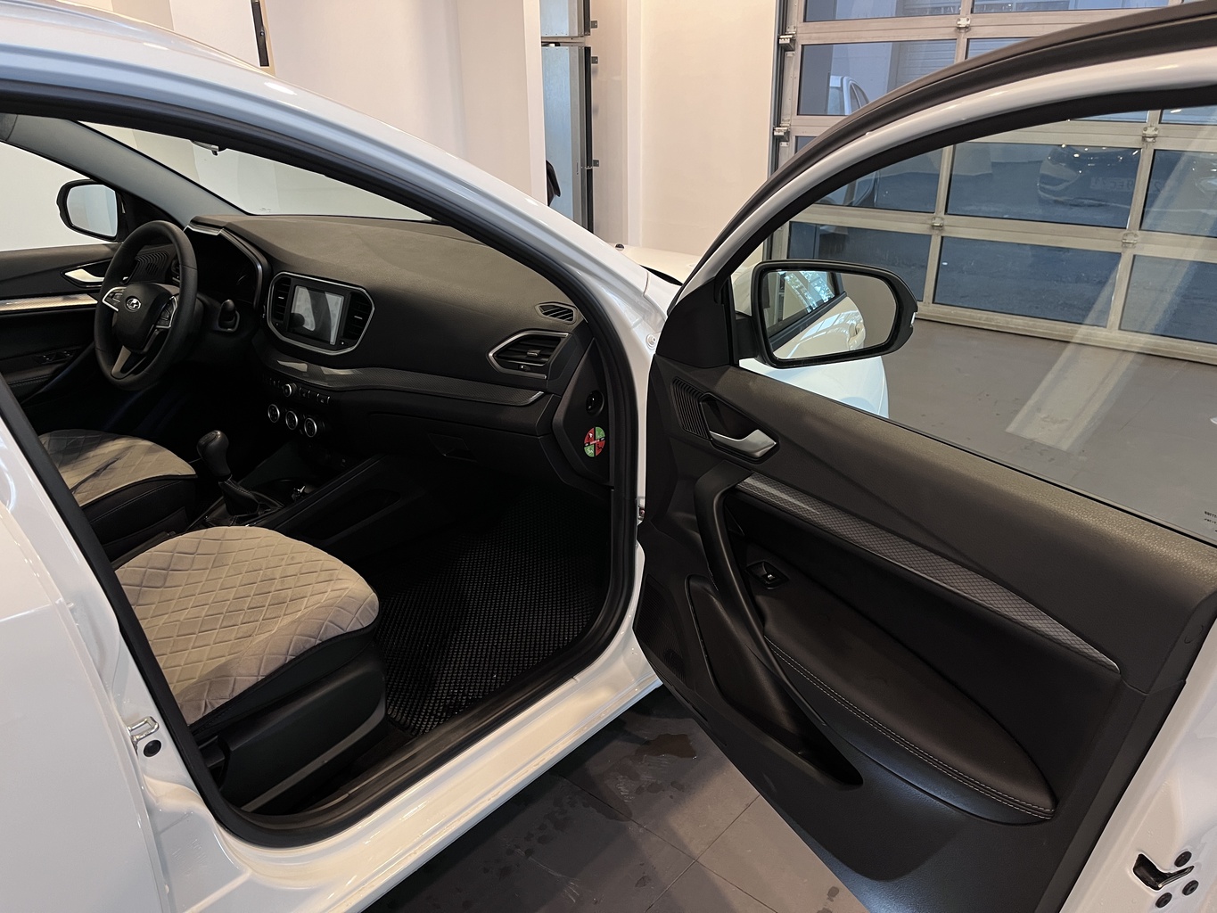 LADA VESTA