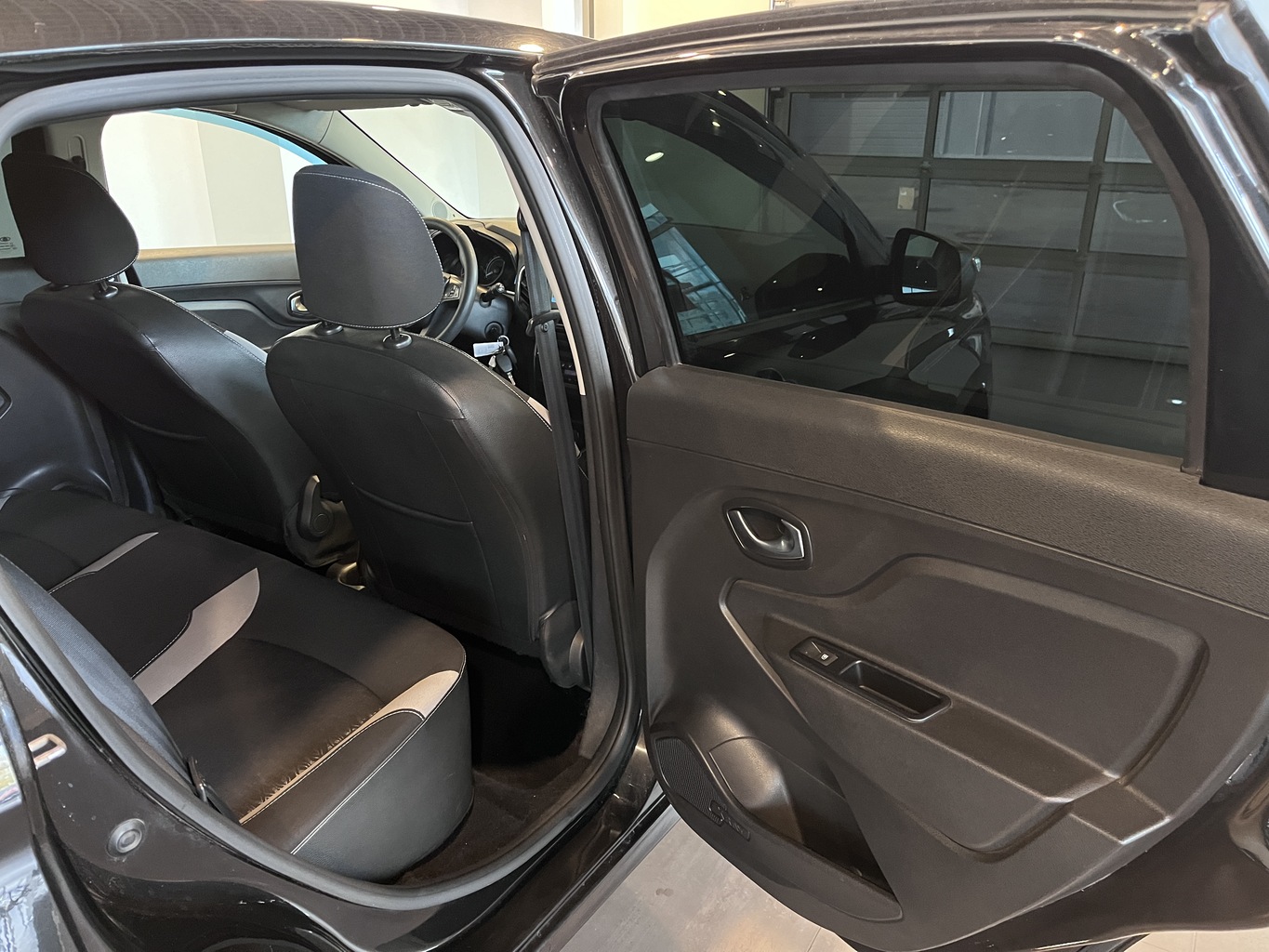 LADA XRAY