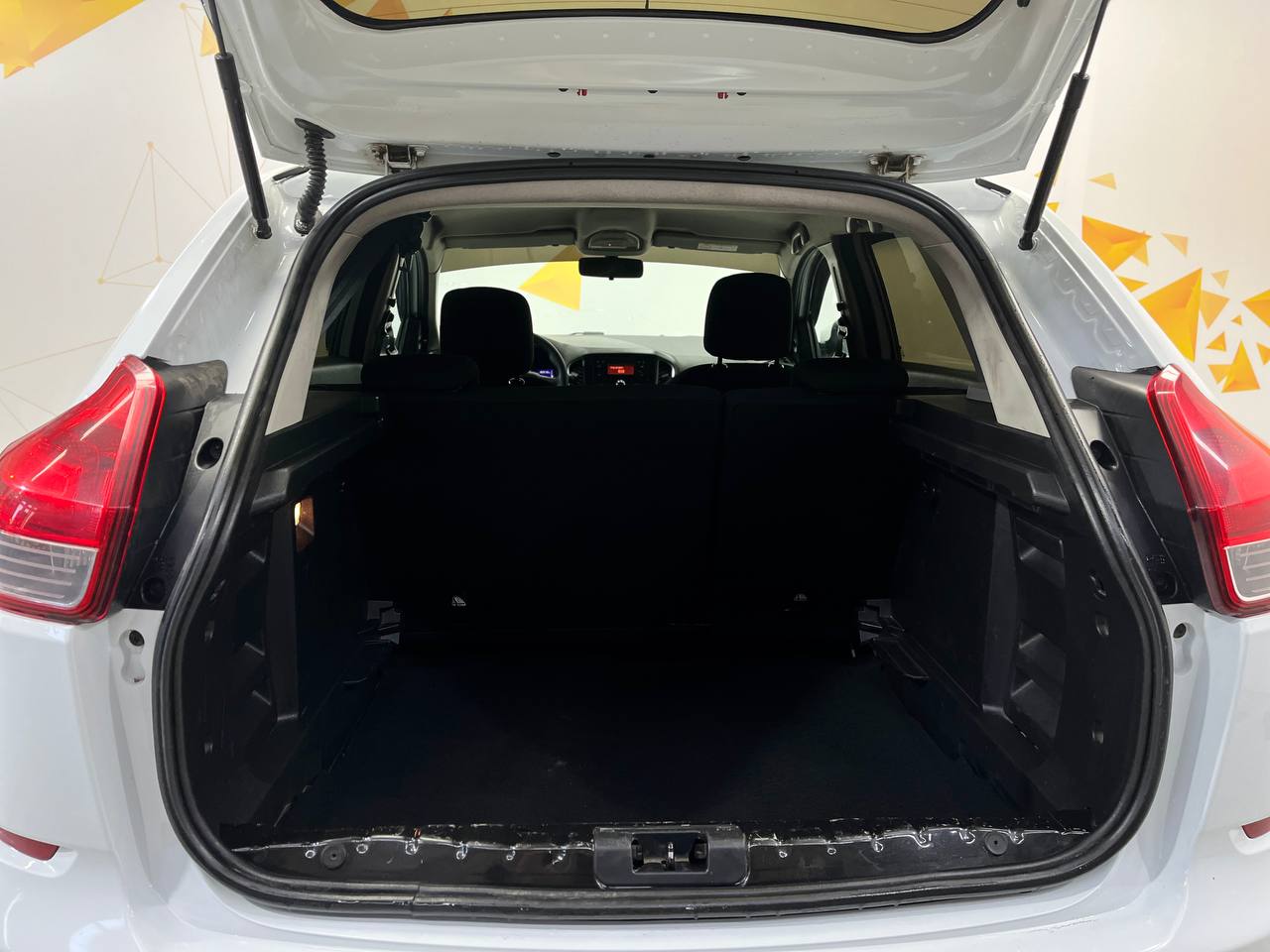 LADA XRAY