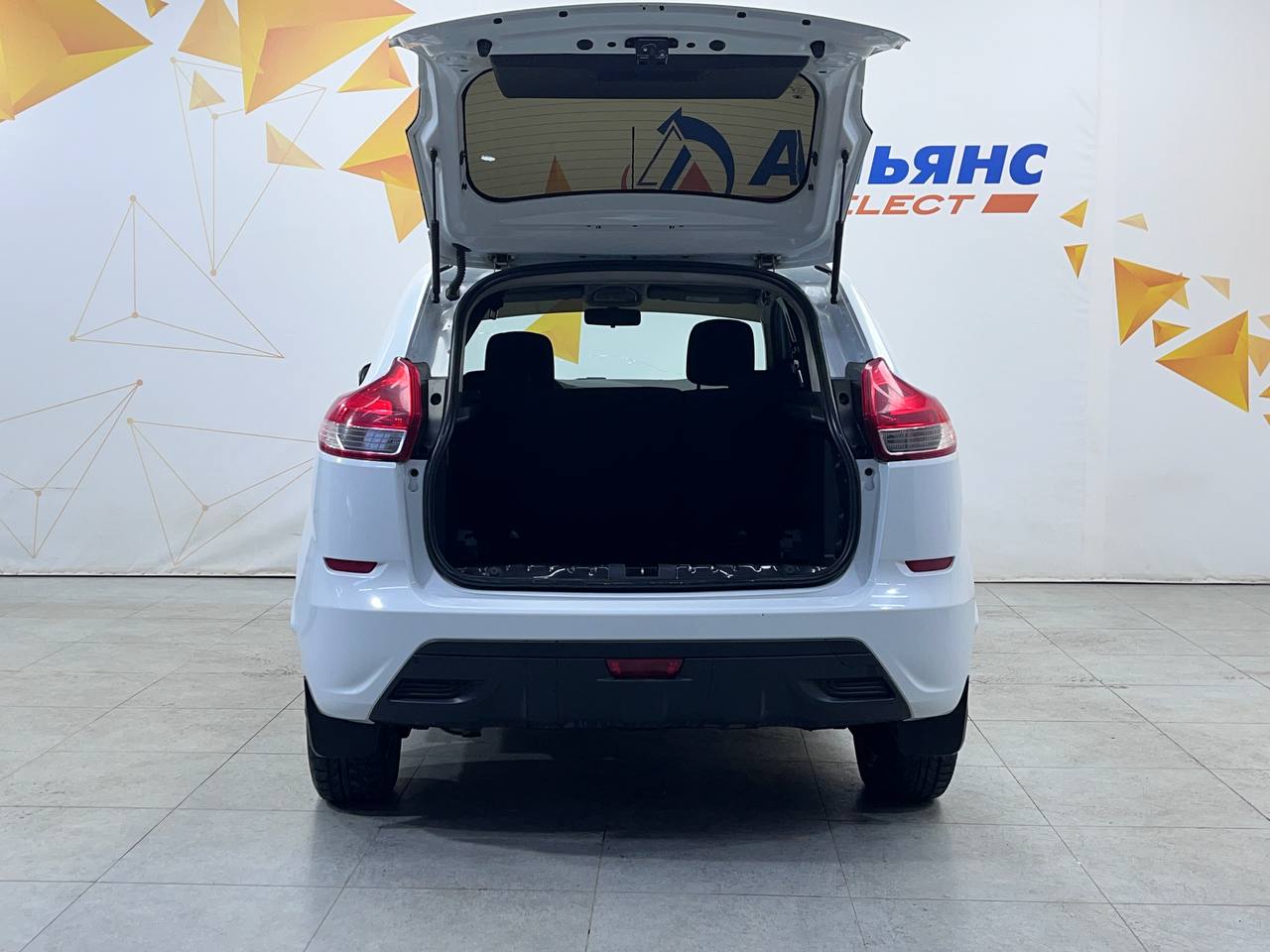 LADA XRAY