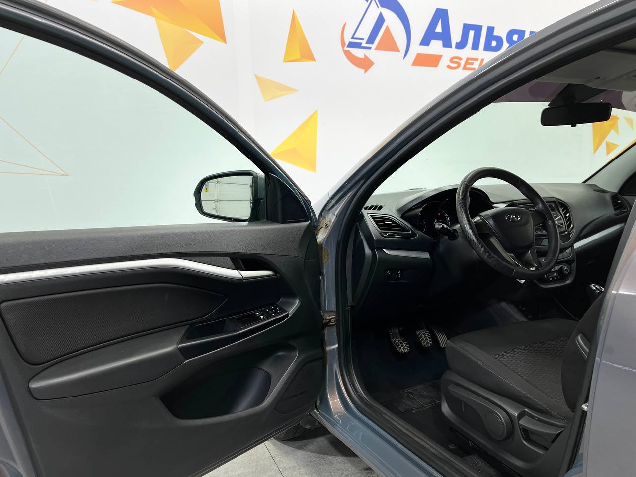 LADA VESTA