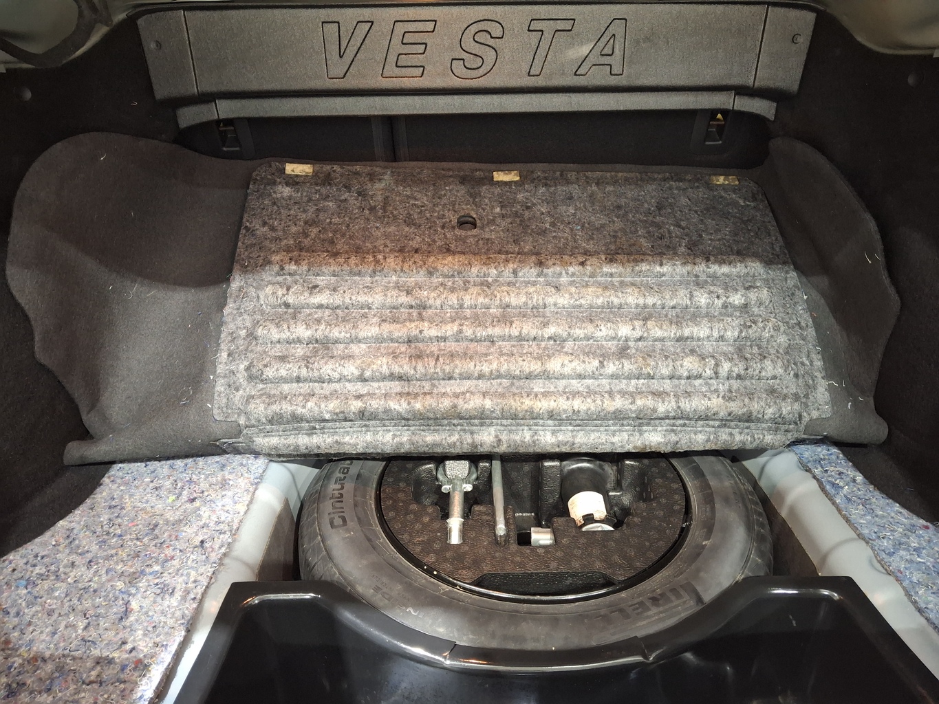 LADA VESTA
