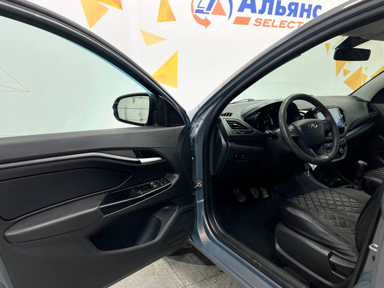LADA VESTA