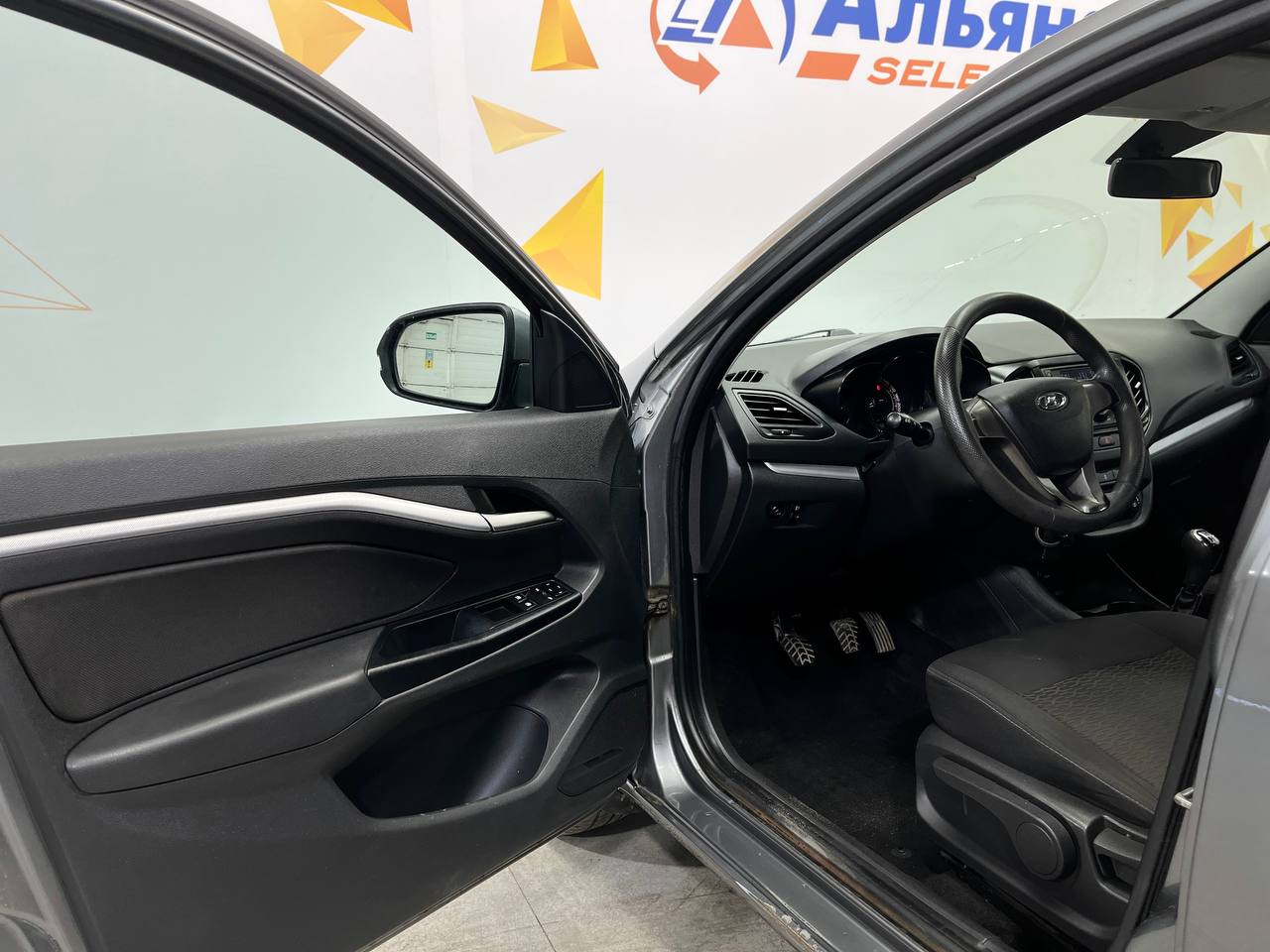 LADA VESTA