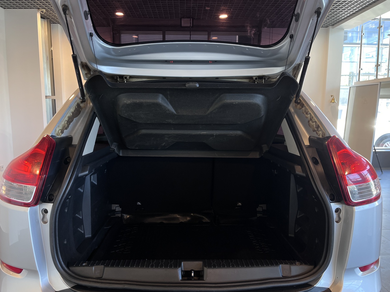 LADA XRAY