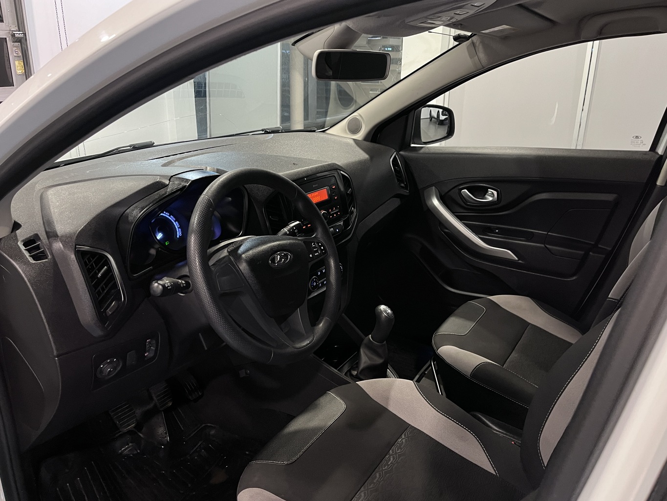 LADA XRAY