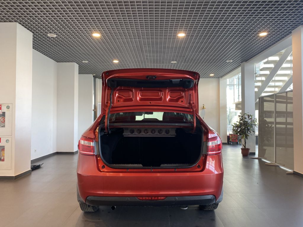 LADA VESTA