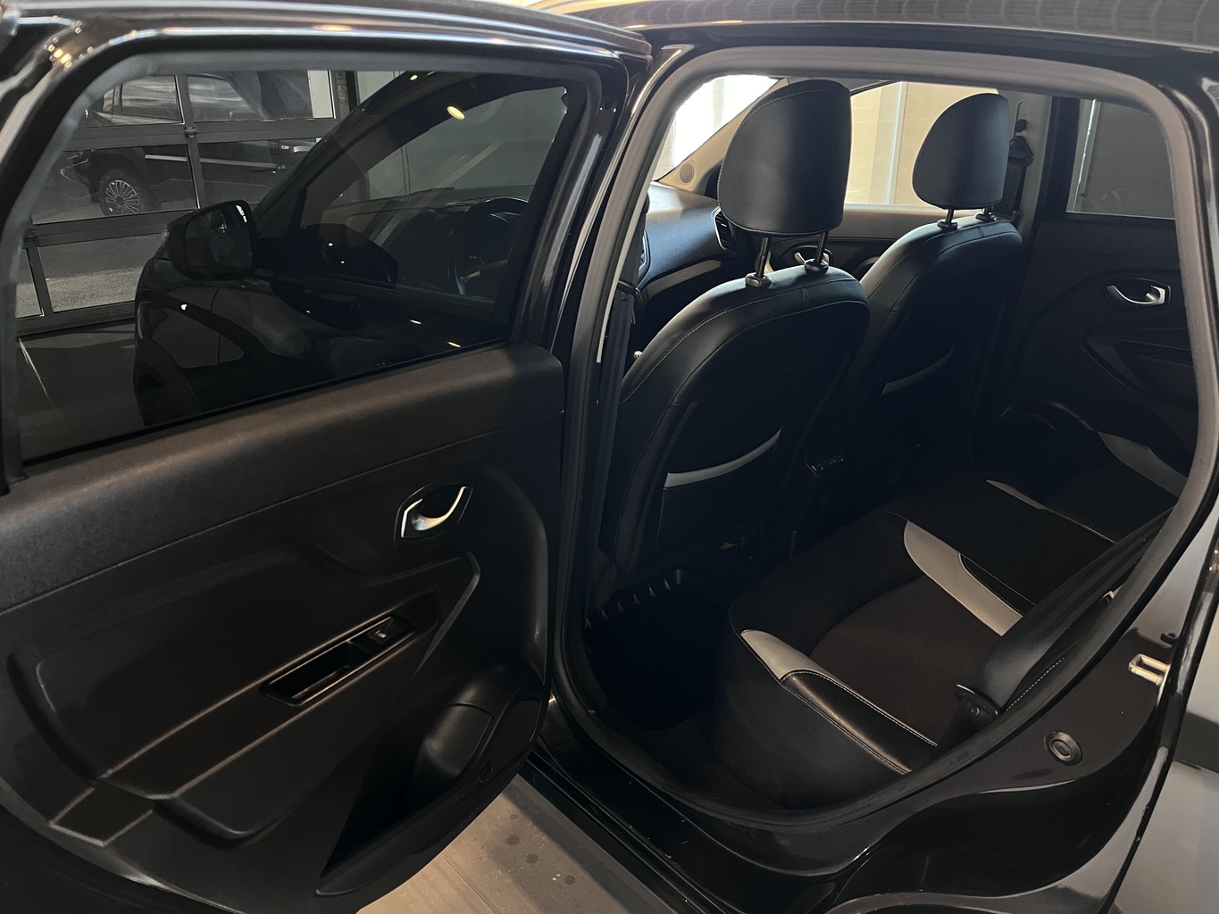 LADA XRAY