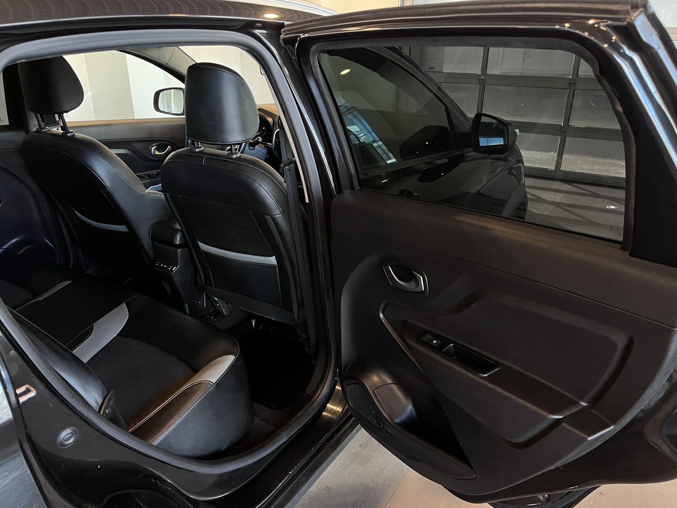 LADA XRAY