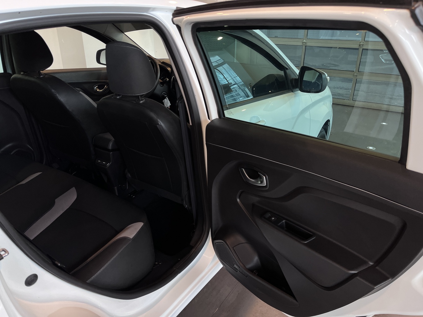 LADA XRAY