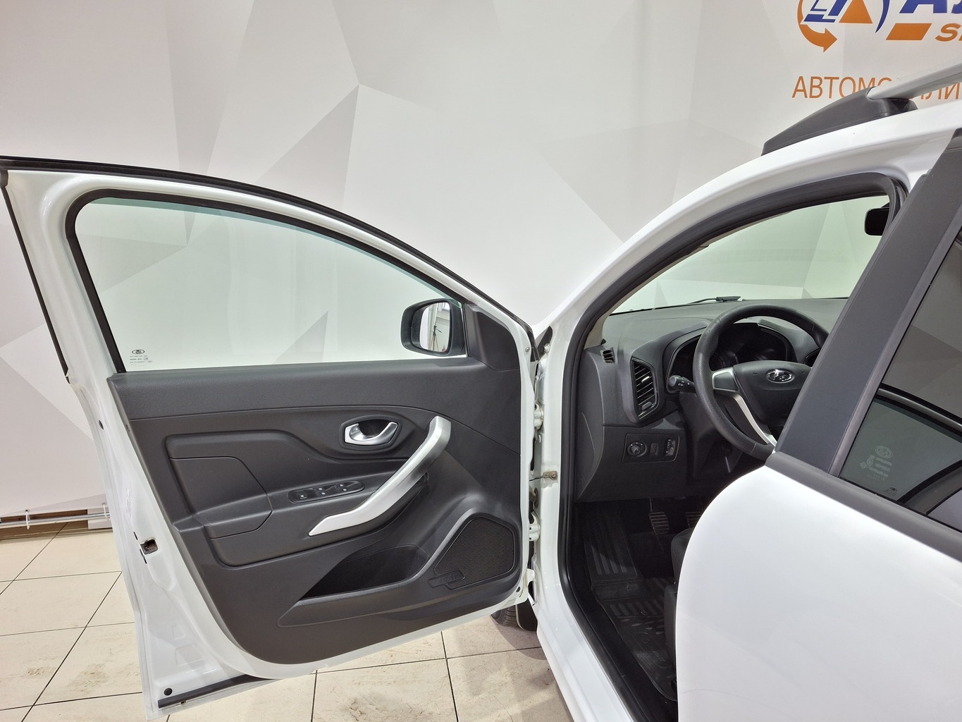 LADA XRAY