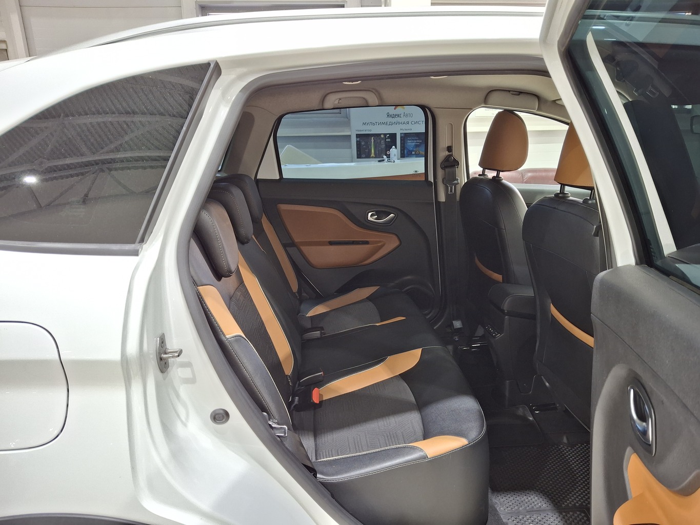 LADA XRAY