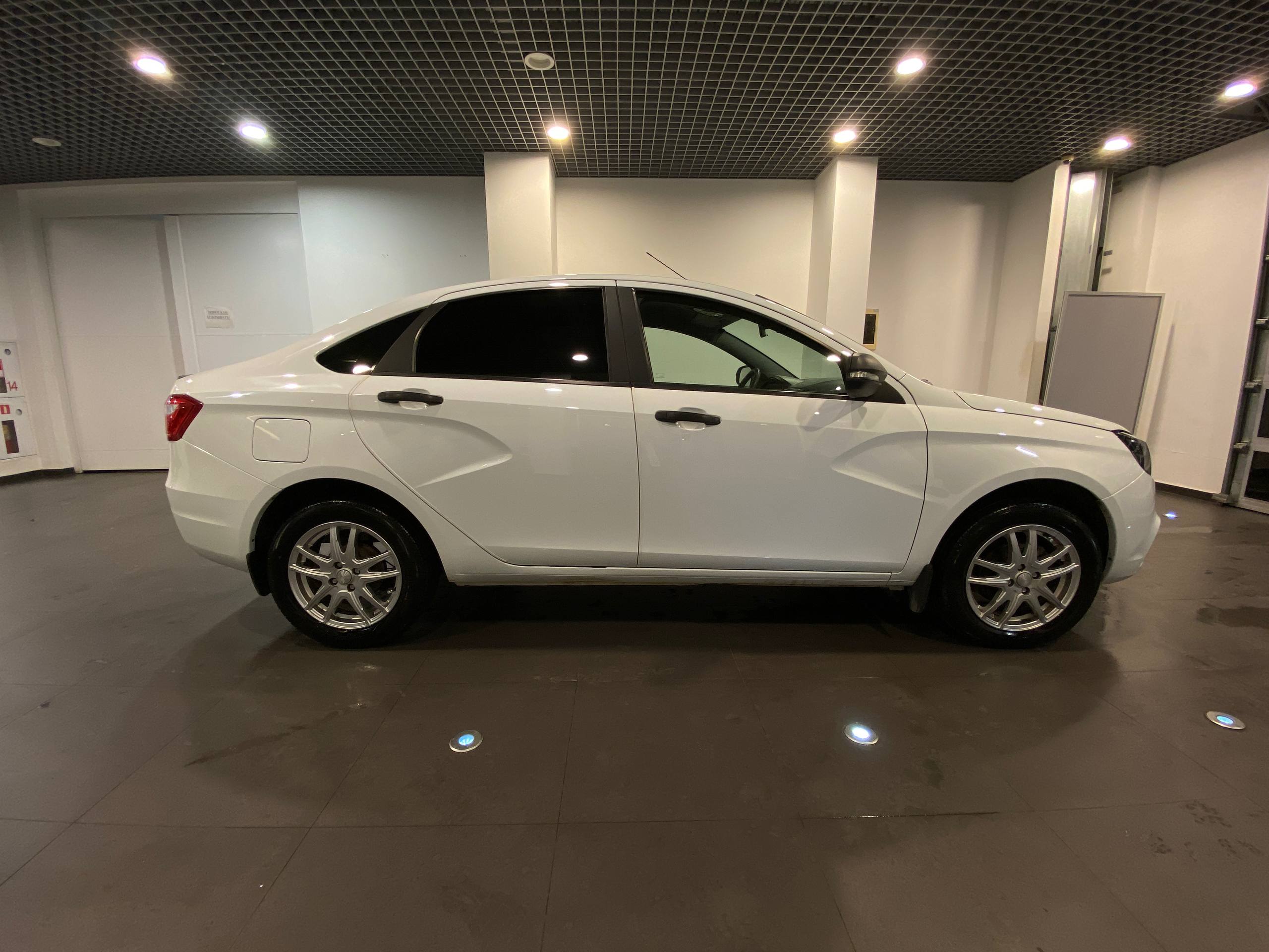 LADA VESTA