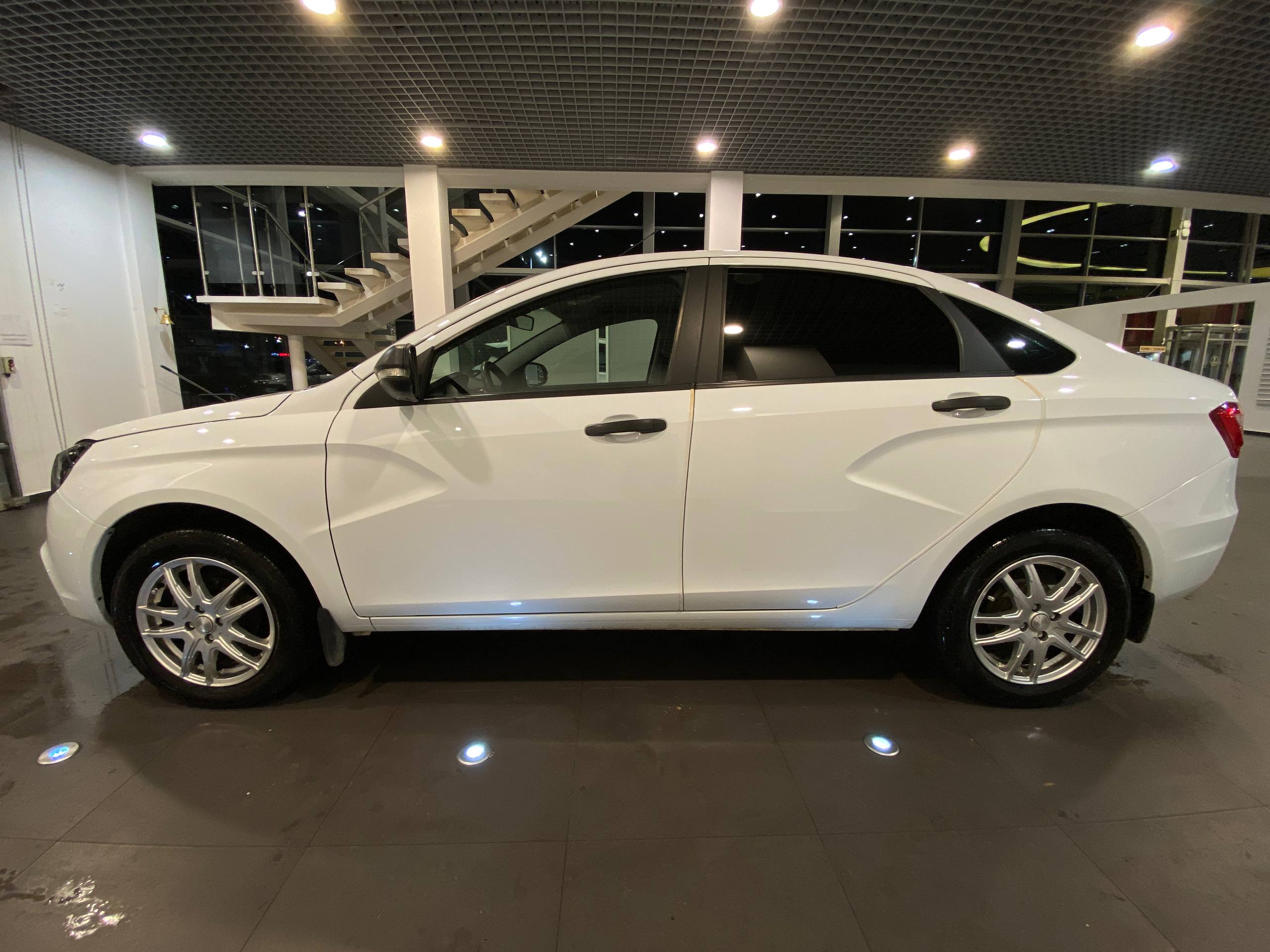LADA VESTA