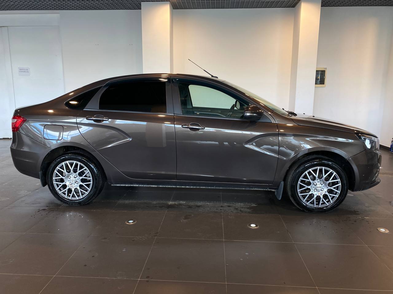 LADA VESTA