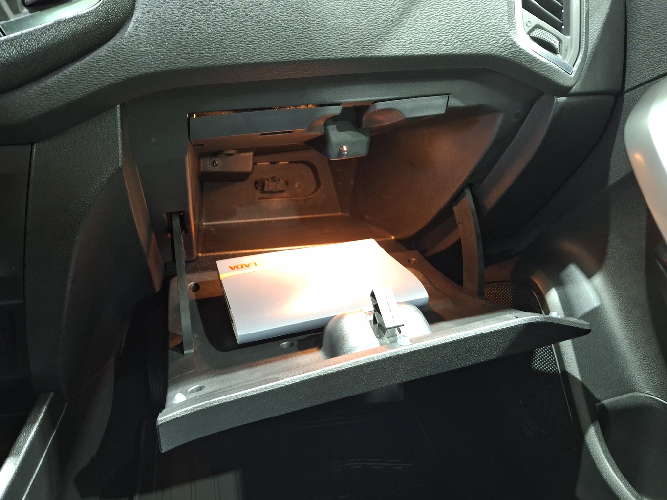 LADA XRAY