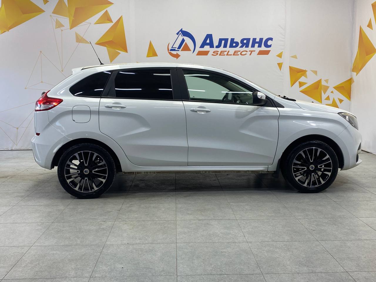 LADA XRAY