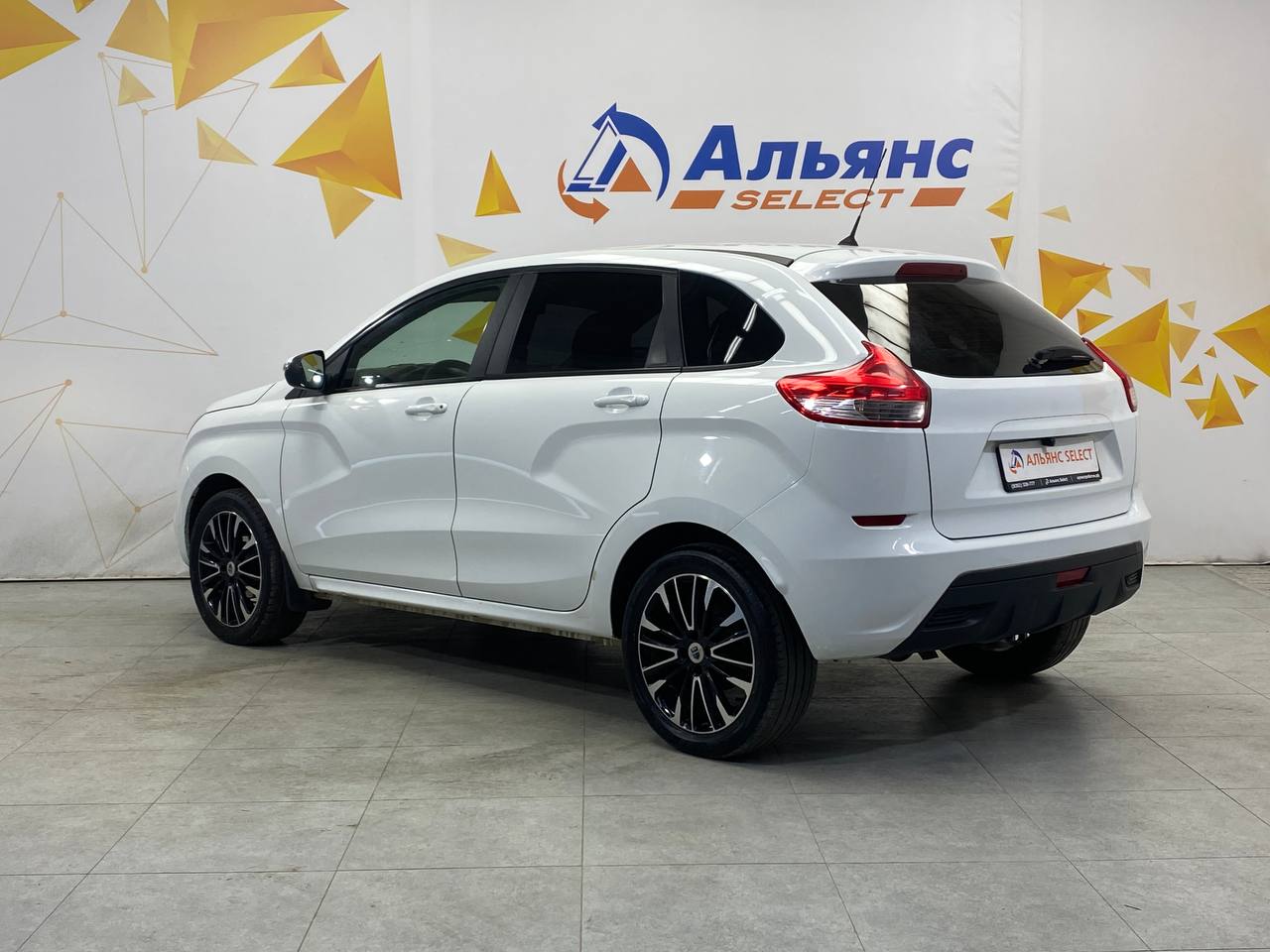 LADA XRAY