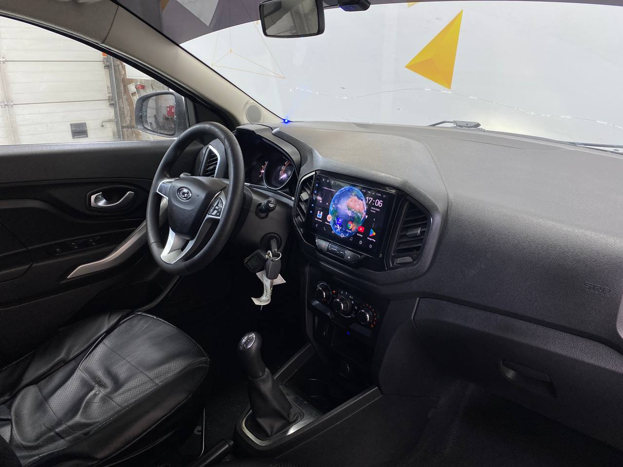 LADA XRAY