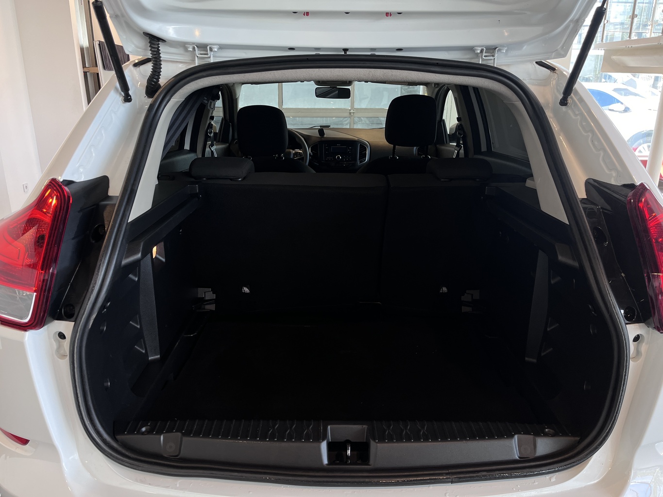 LADA XRAY