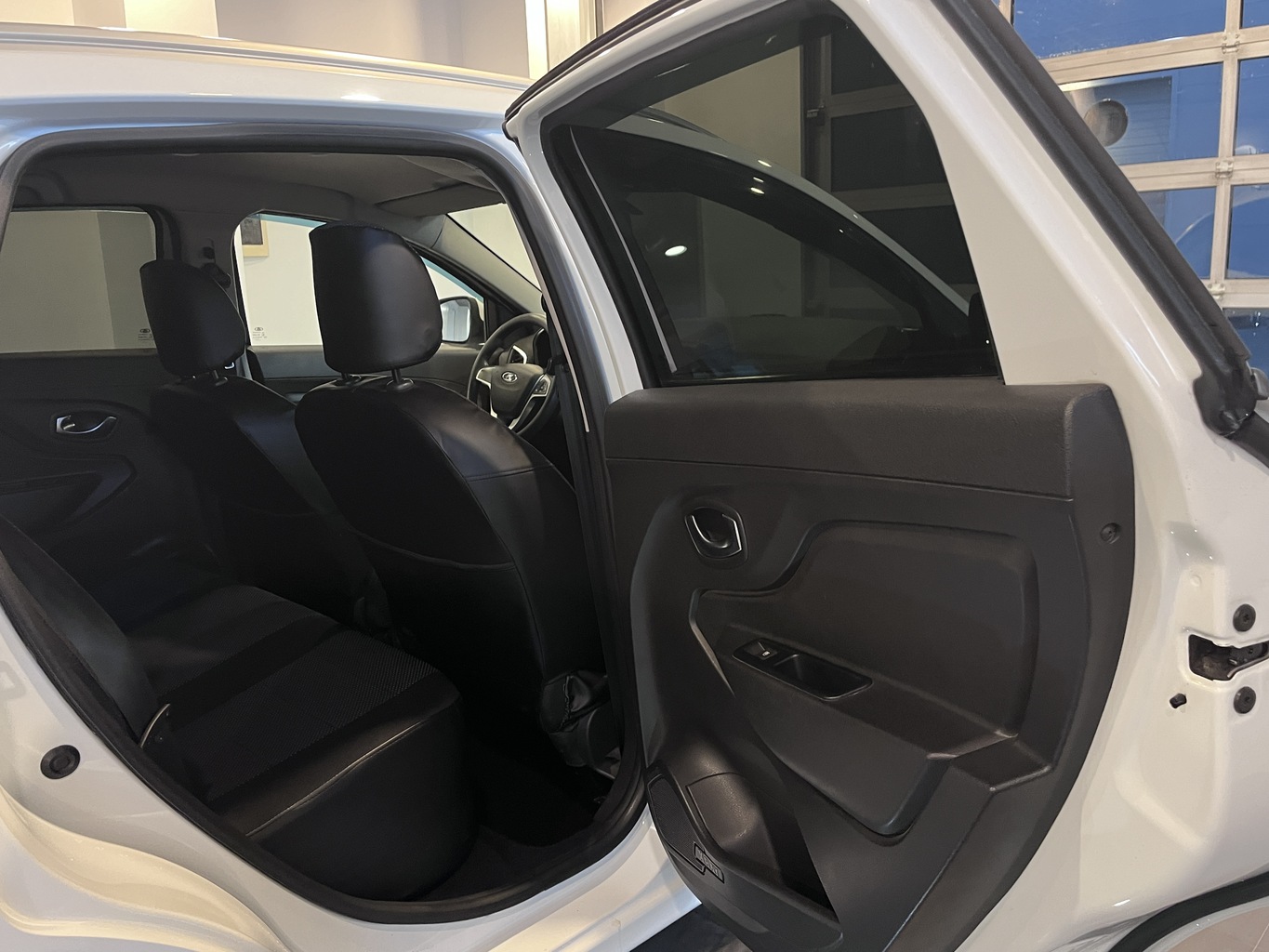 LADA XRAY