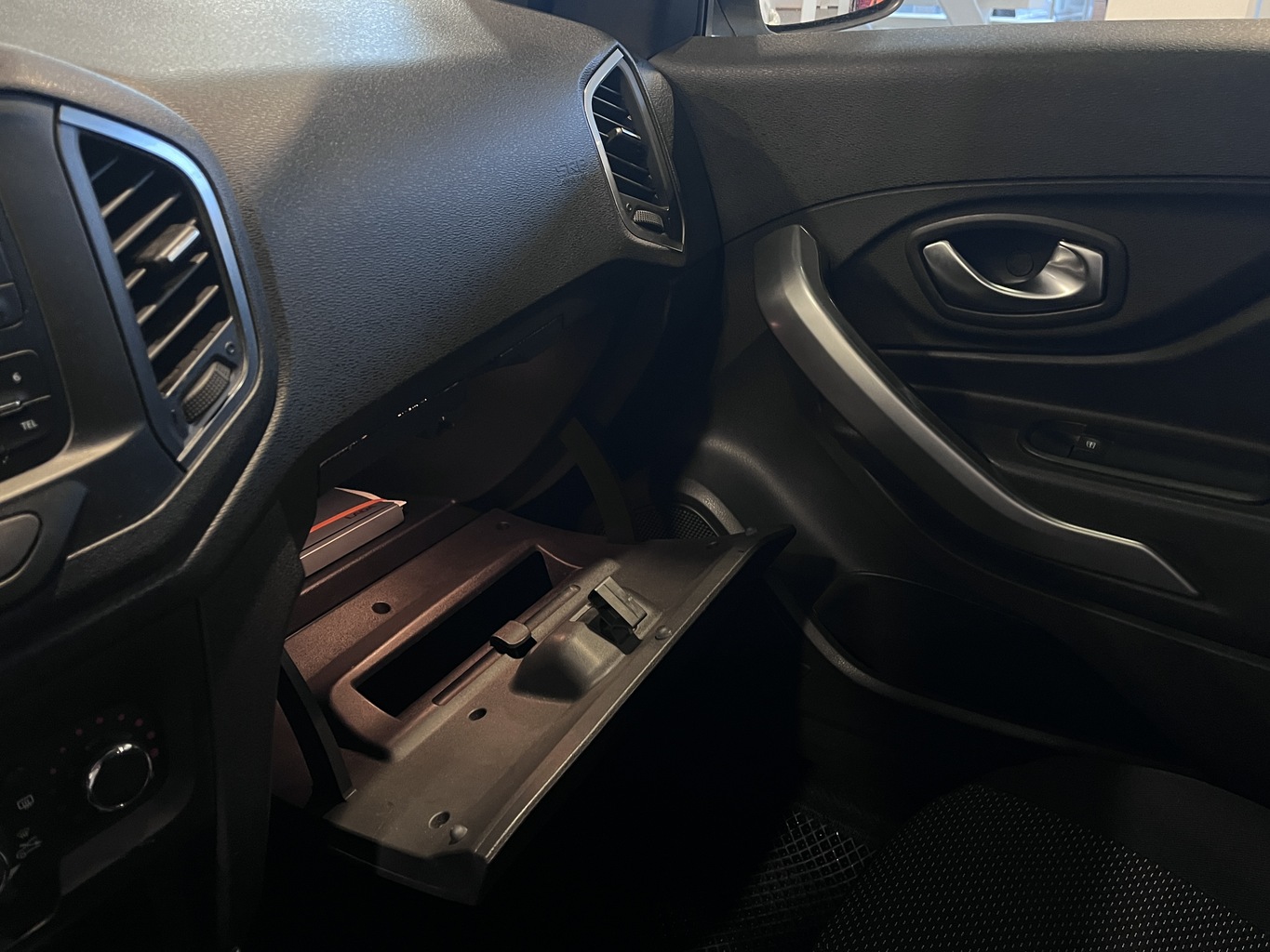 LADA XRAY