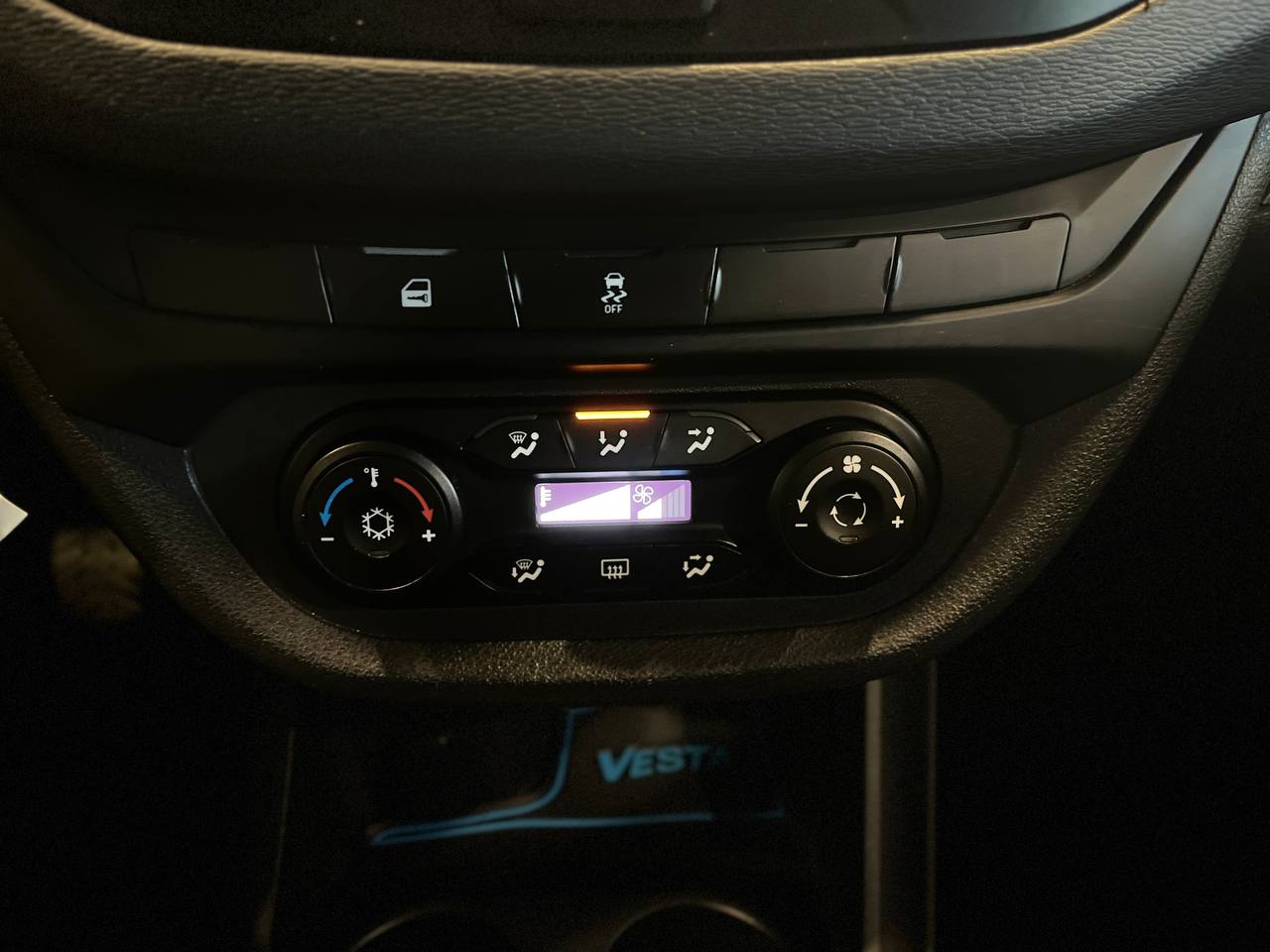LADA VESTA