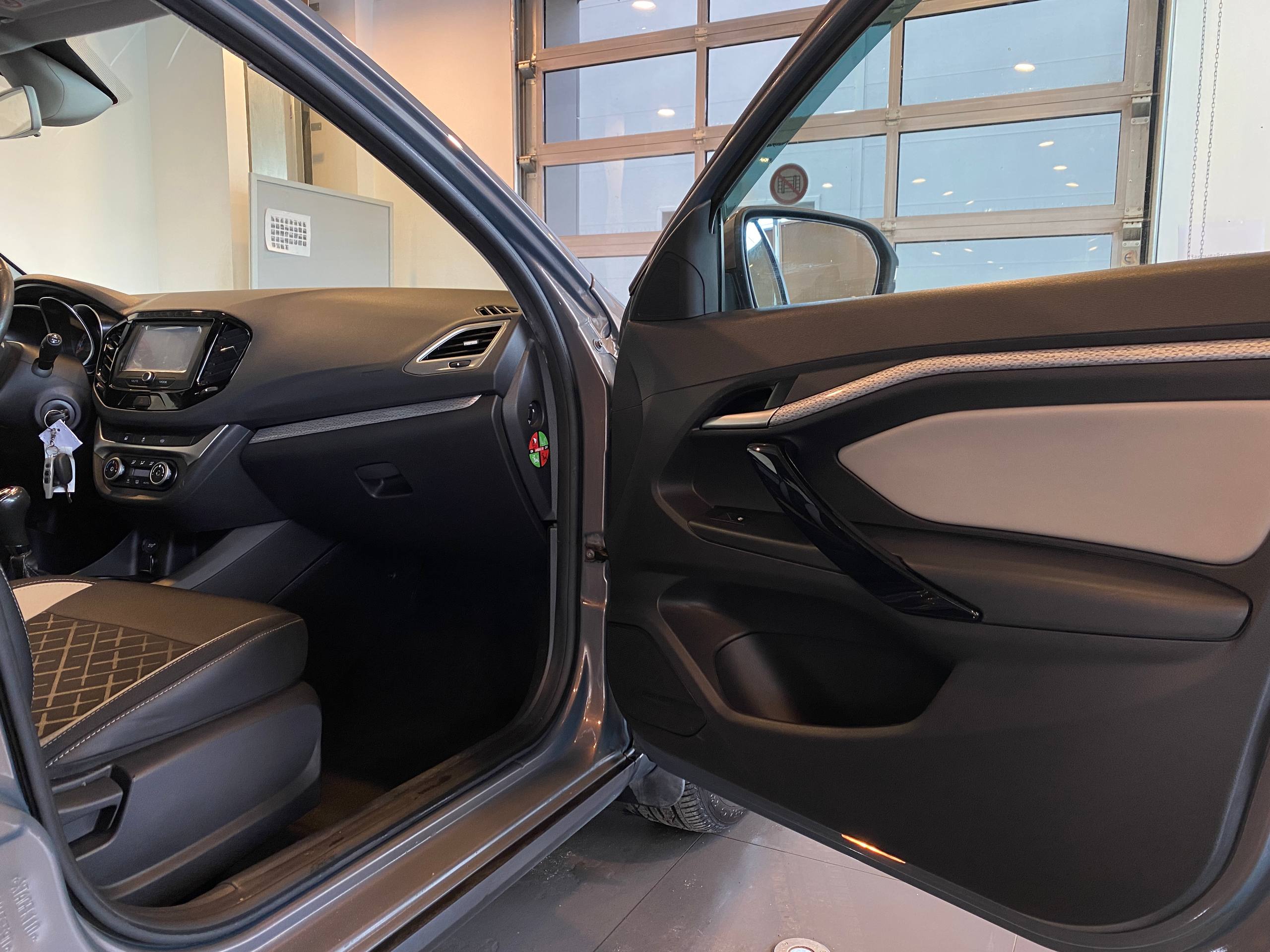 LADA VESTA