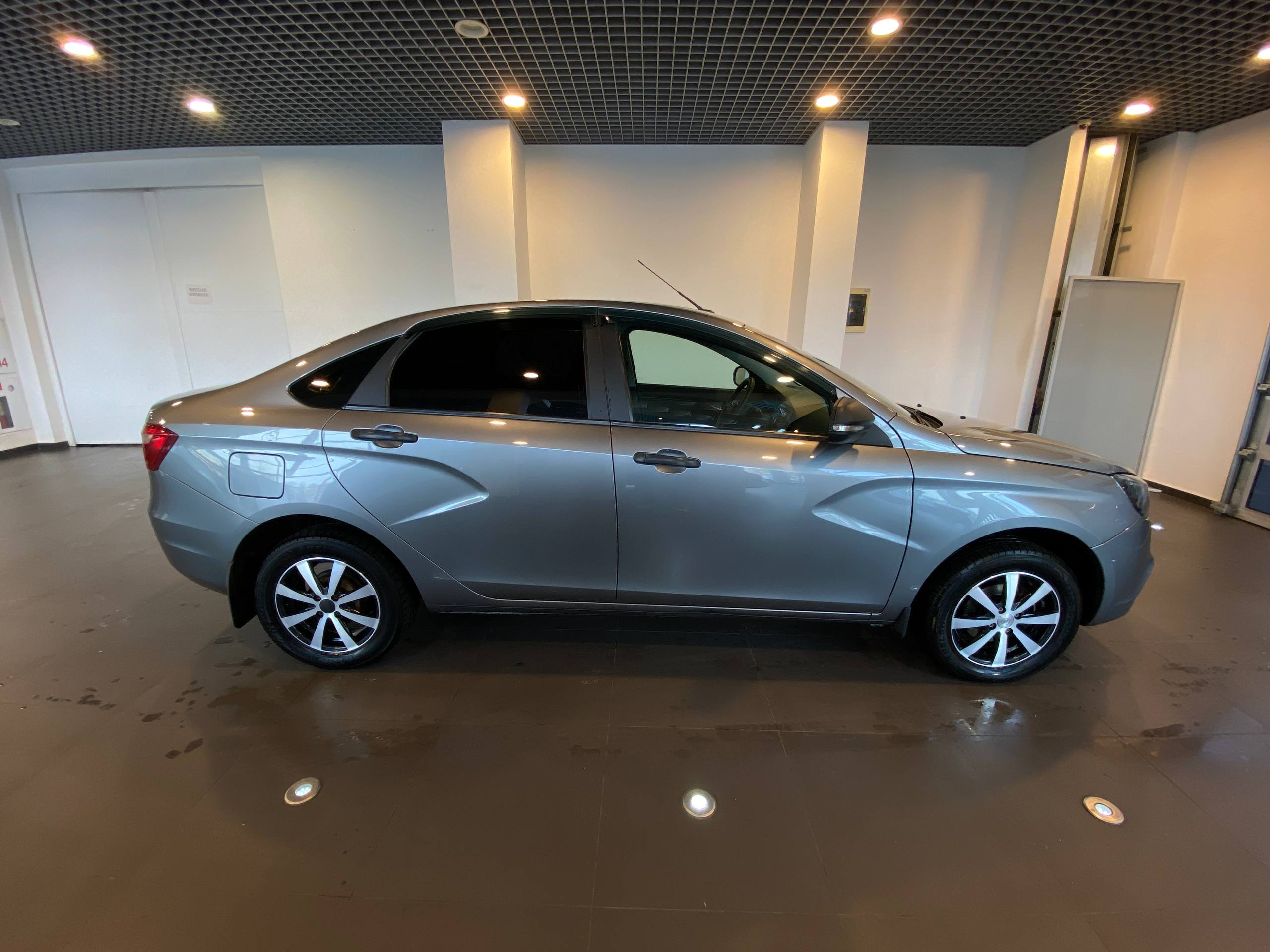 LADA VESTA