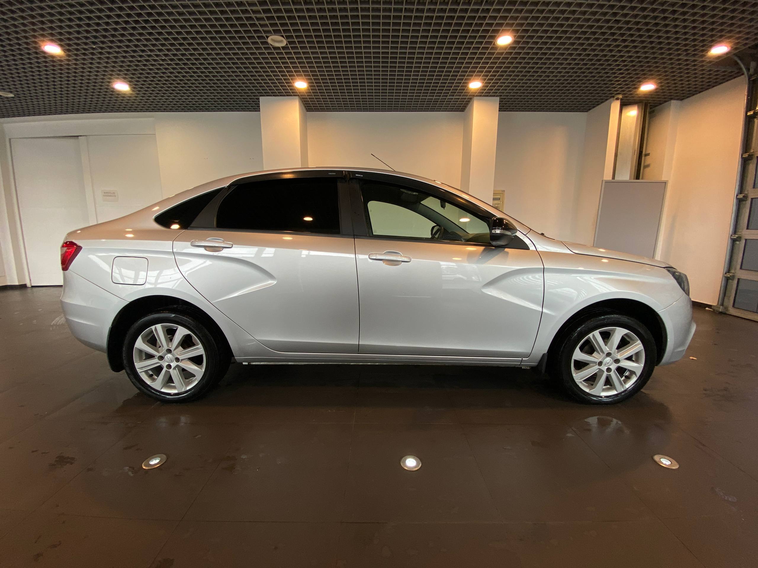 LADA VESTA