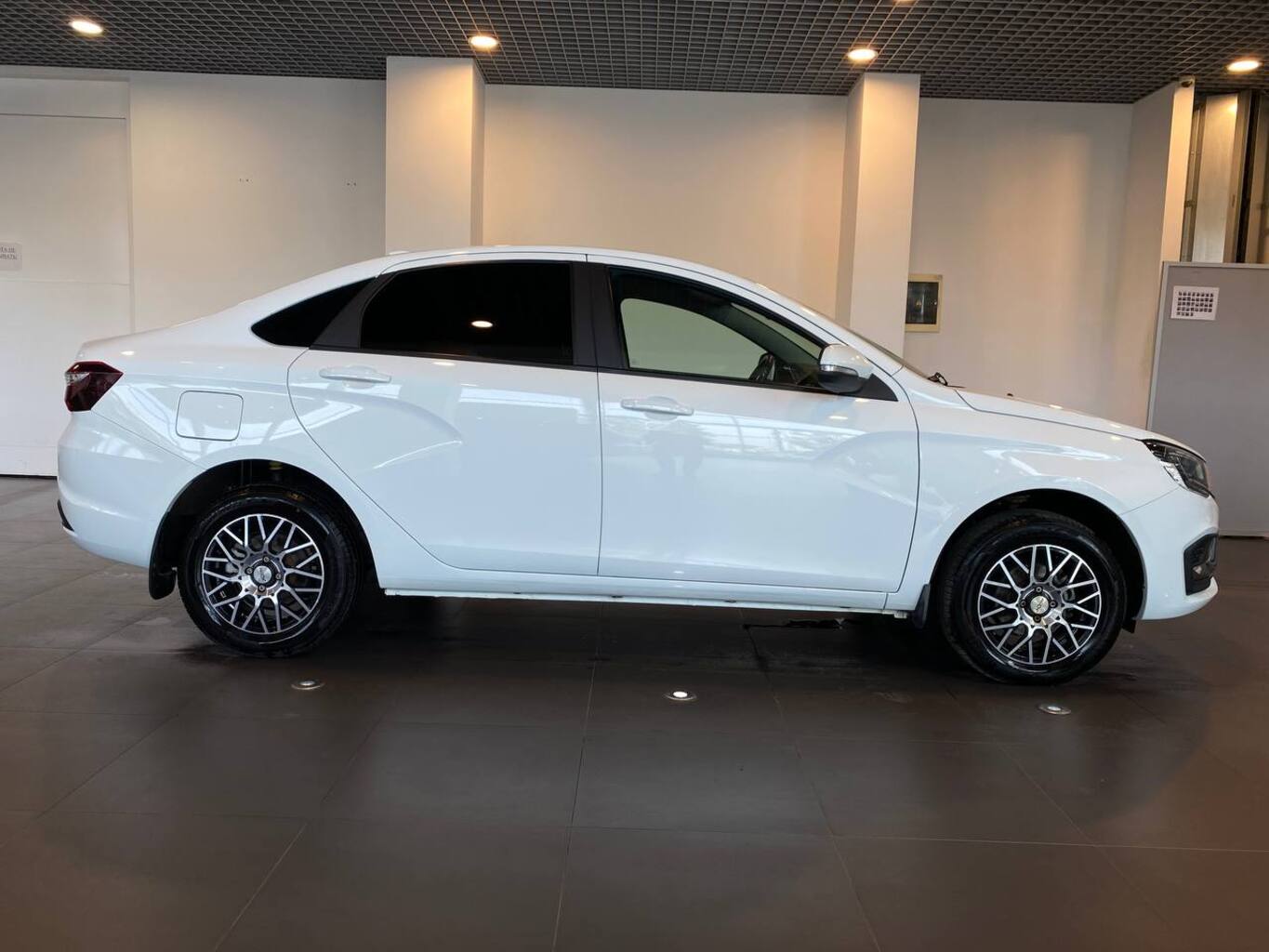 LADA VESTA