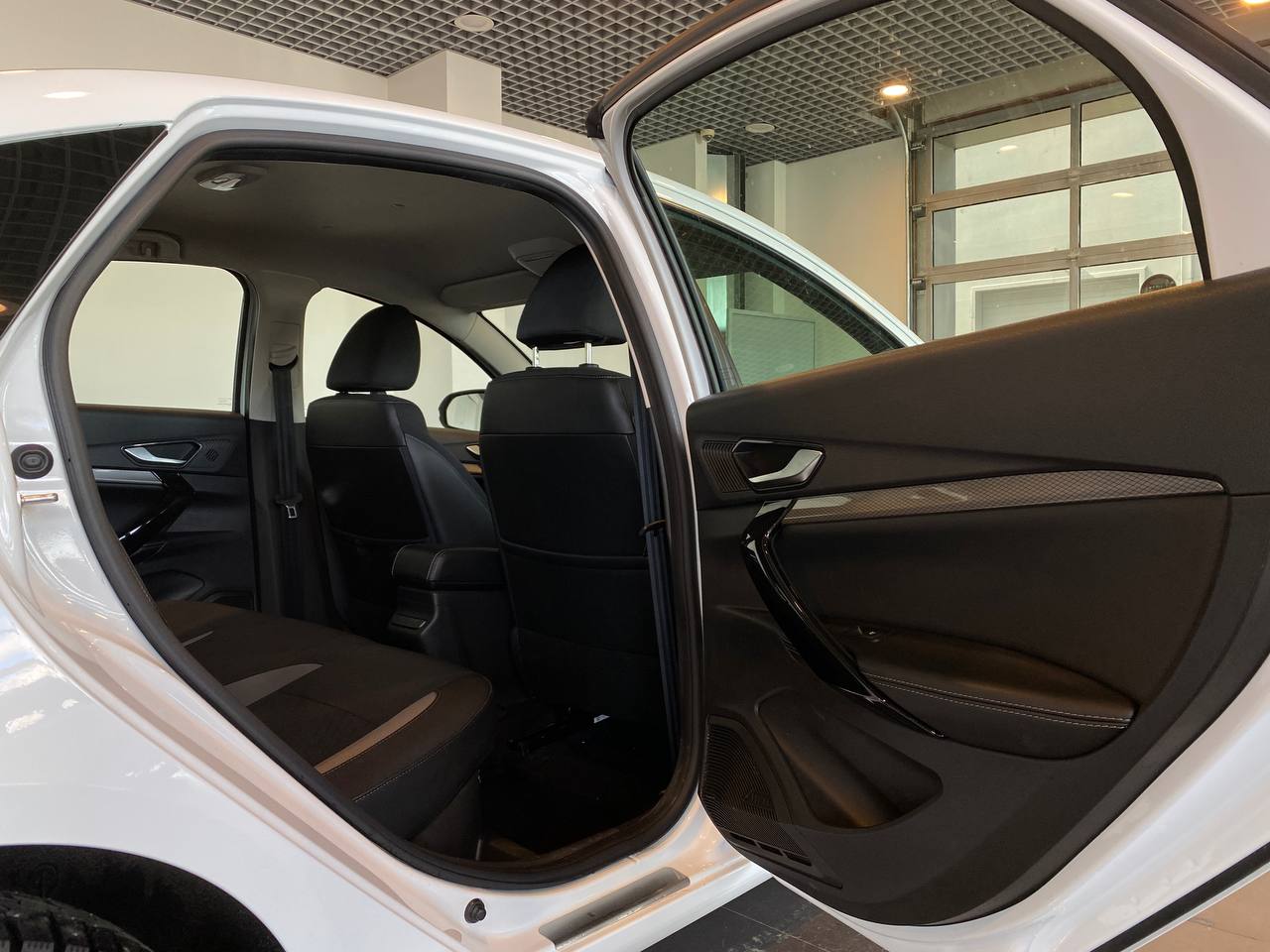 LADA VESTA