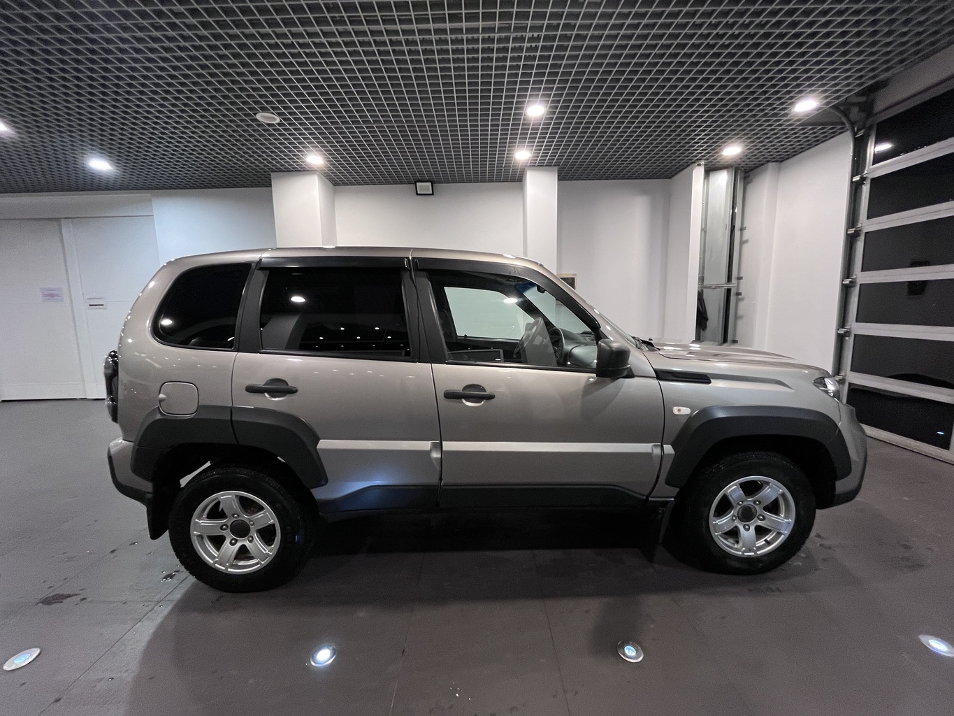 LADA NIVA TRAVEL