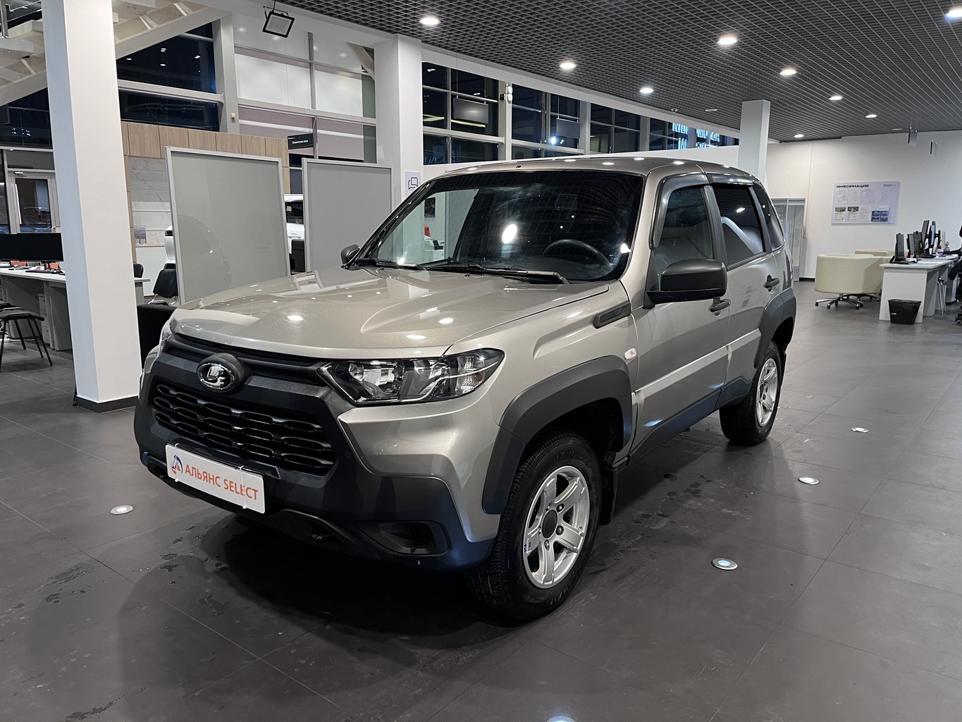 LADA NIVA TRAVEL