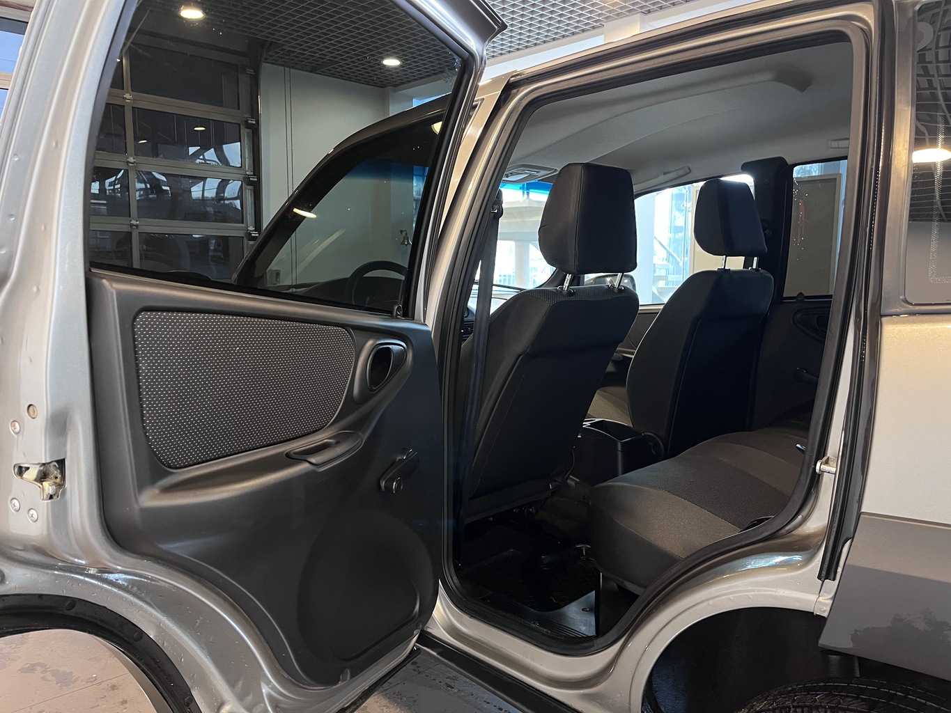 LADA NIVA TRAVEL