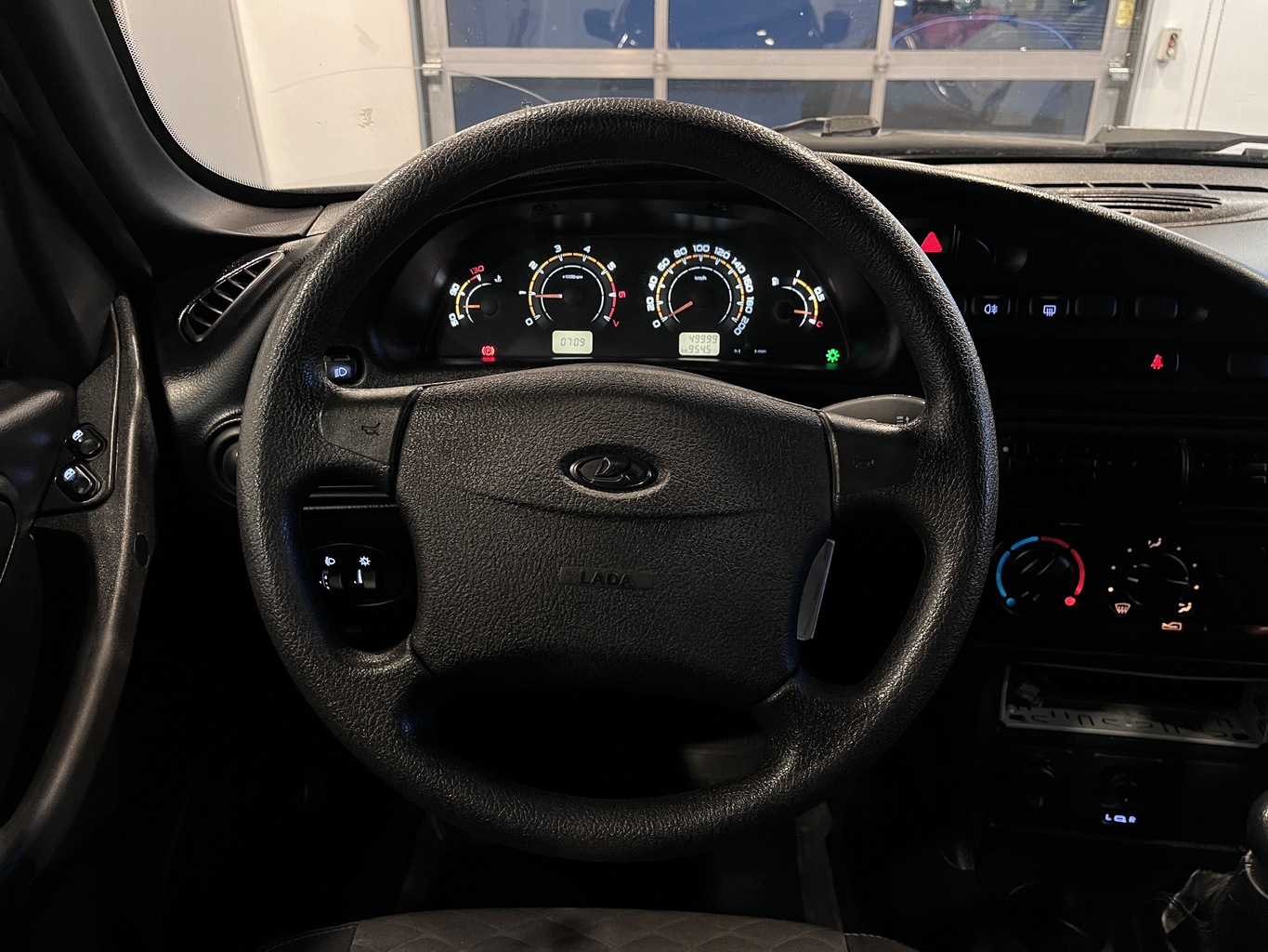 LADA NIVA TRAVEL