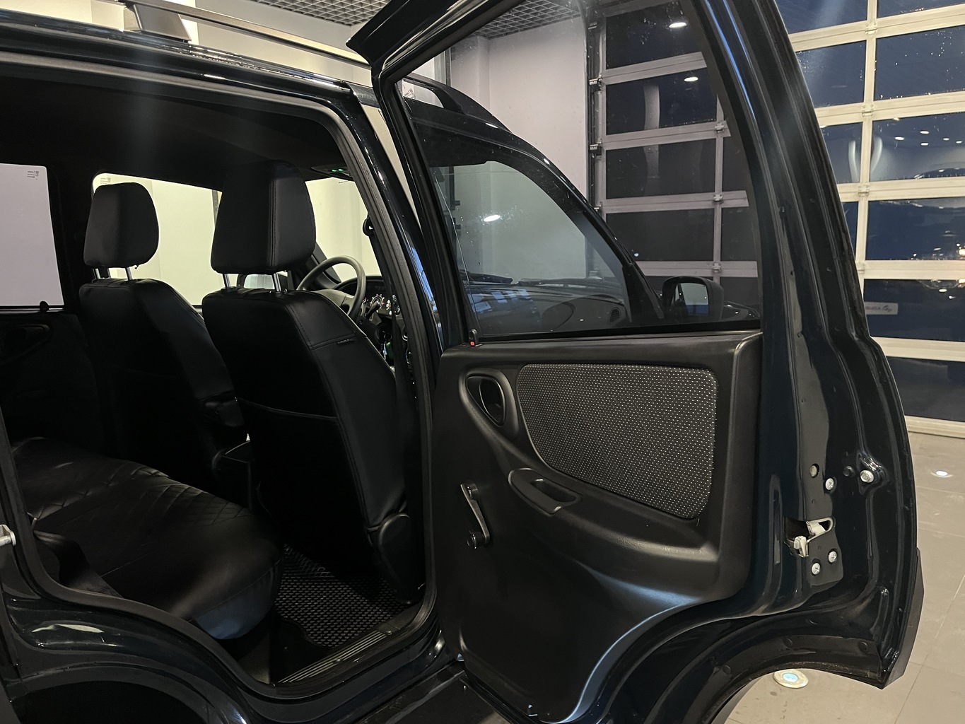 LADA NIVA TRAVEL