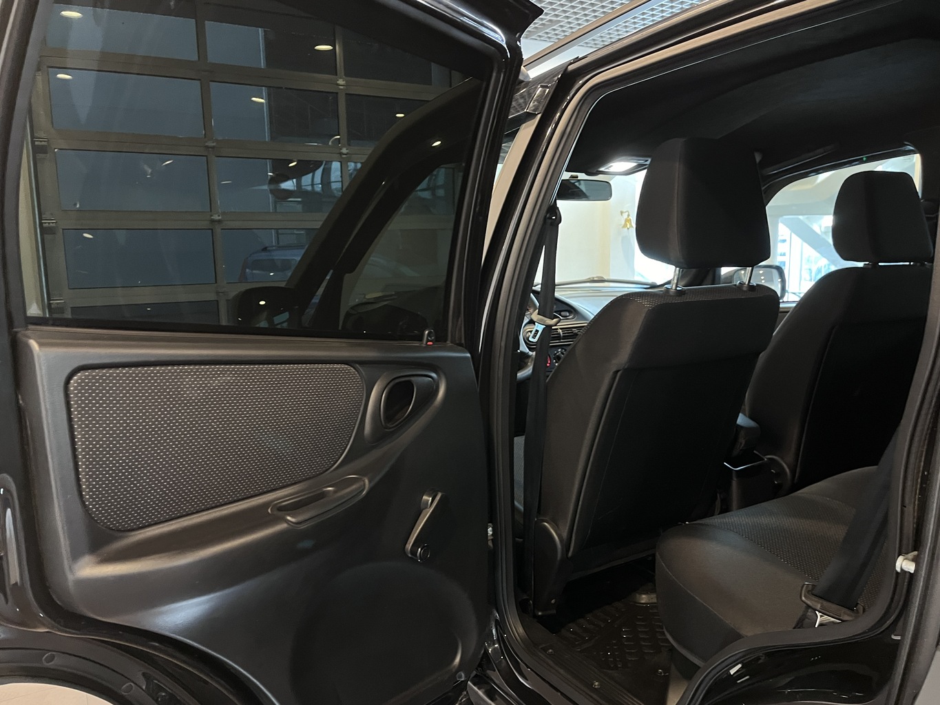 LADA NIVA TRAVEL