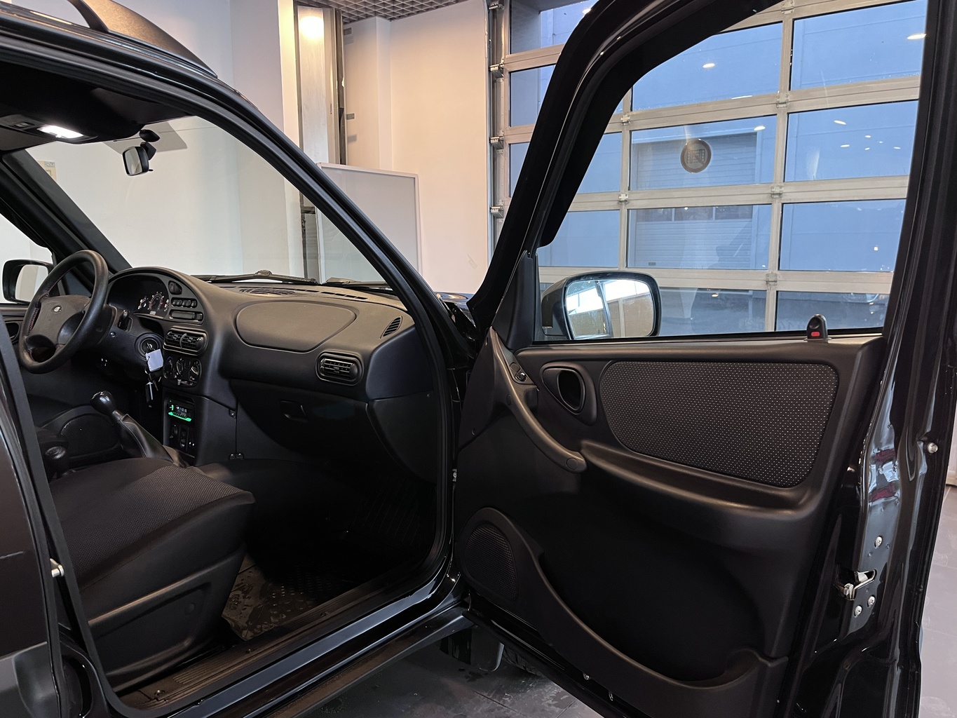 LADA NIVA TRAVEL