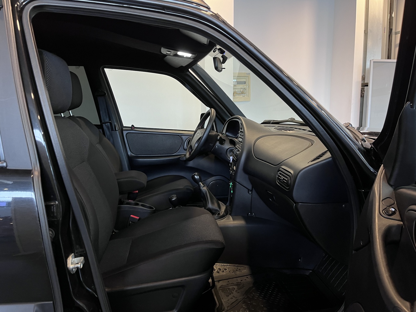 LADA NIVA TRAVEL