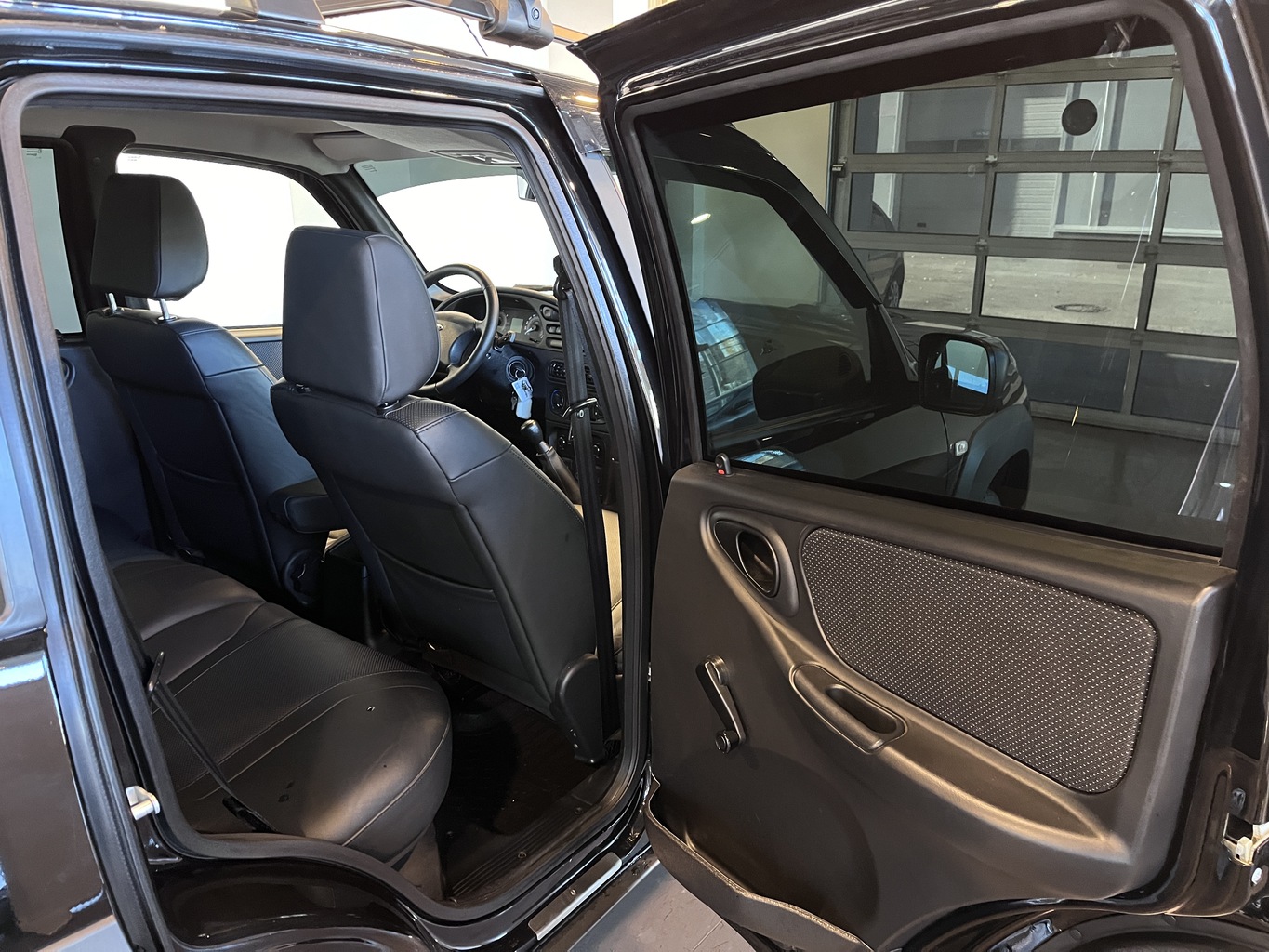 LADA NIVA TRAVEL