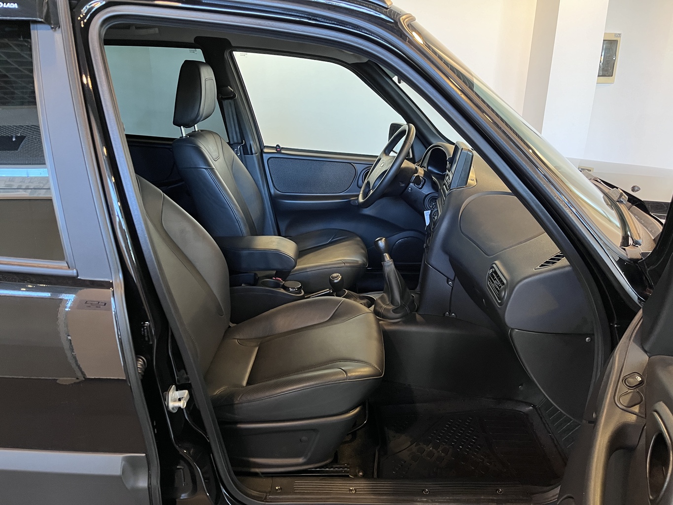LADA NIVA TRAVEL