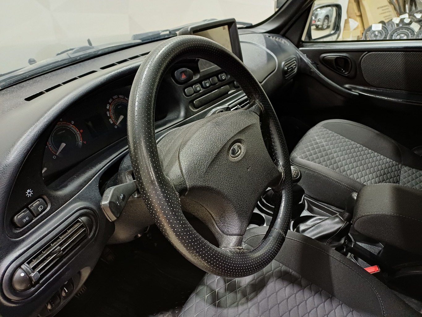 LADA NIVA TRAVEL