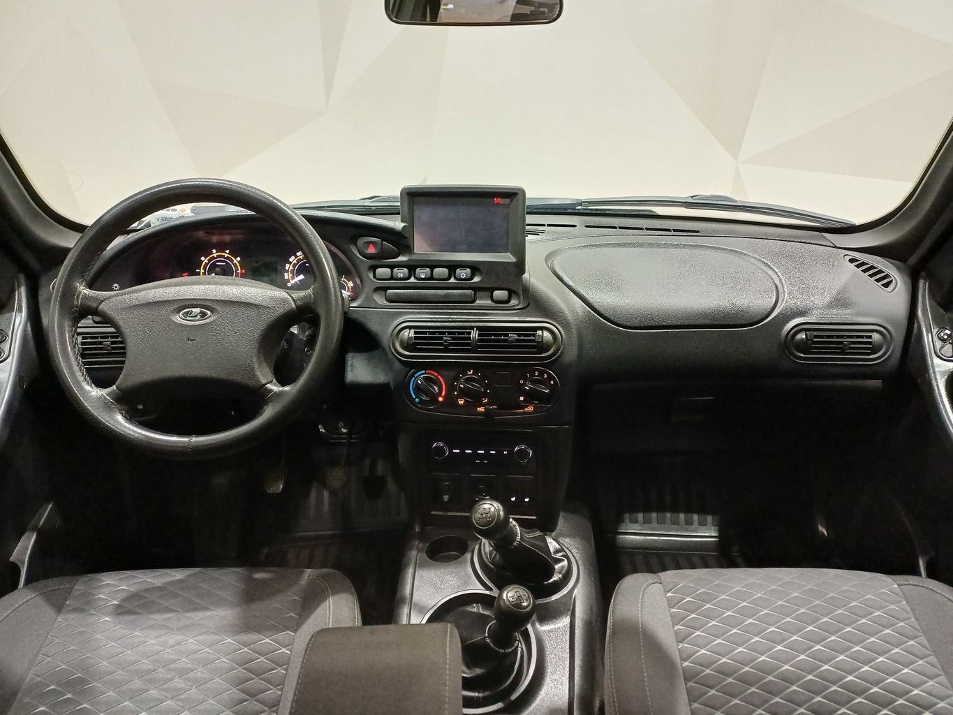 LADA NIVA TRAVEL