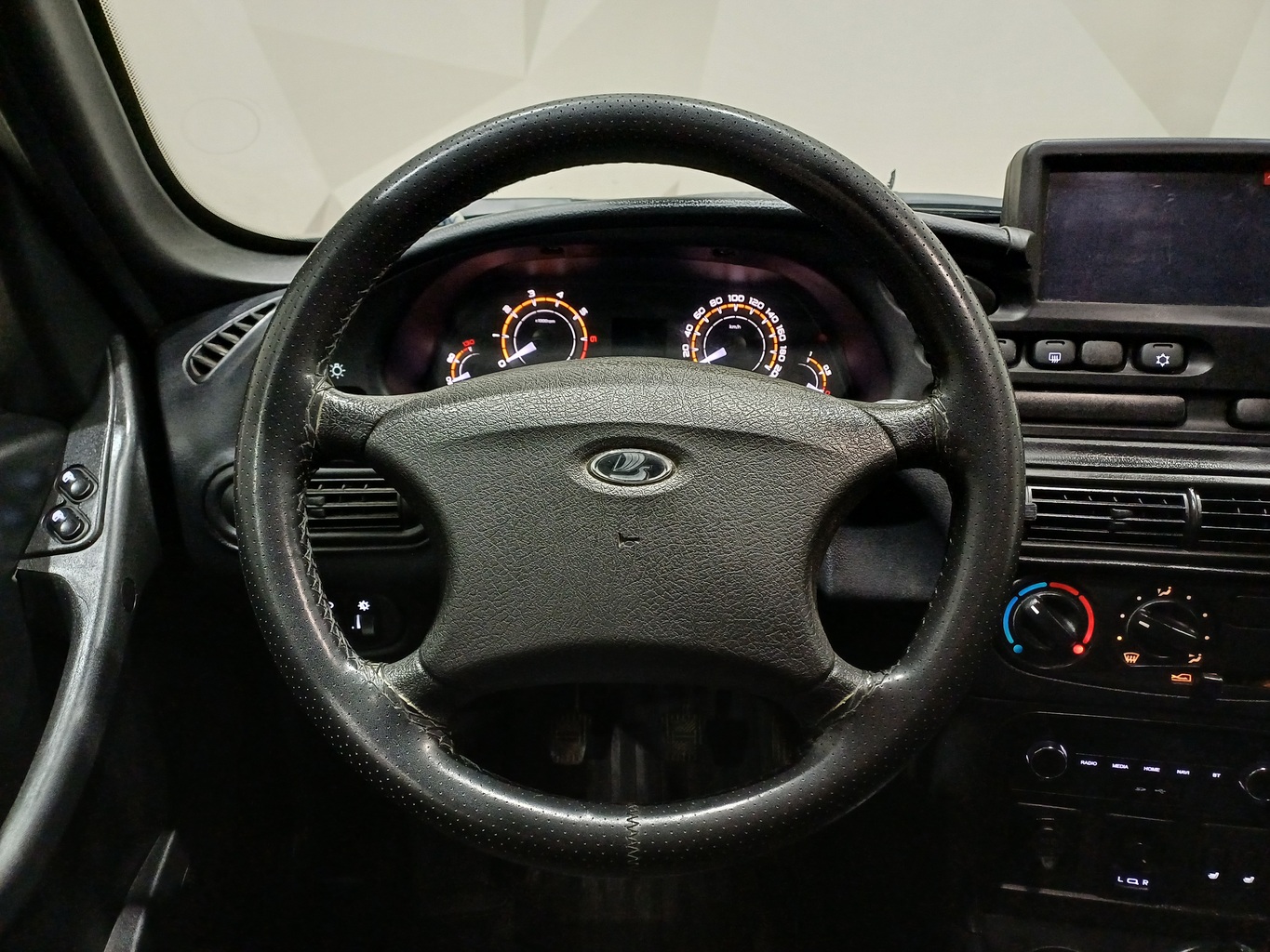 LADA NIVA TRAVEL