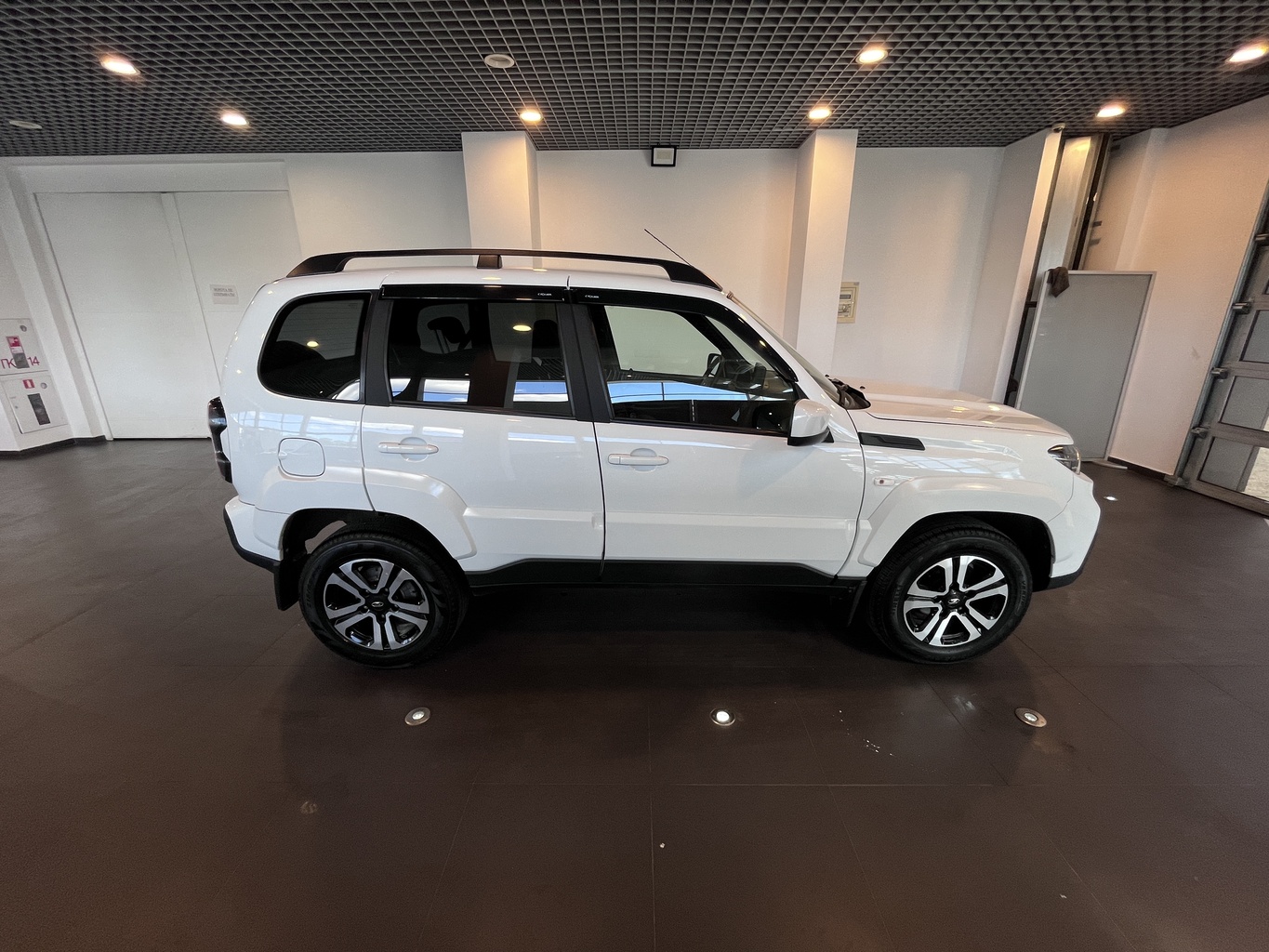 LADA NIVA TRAVEL