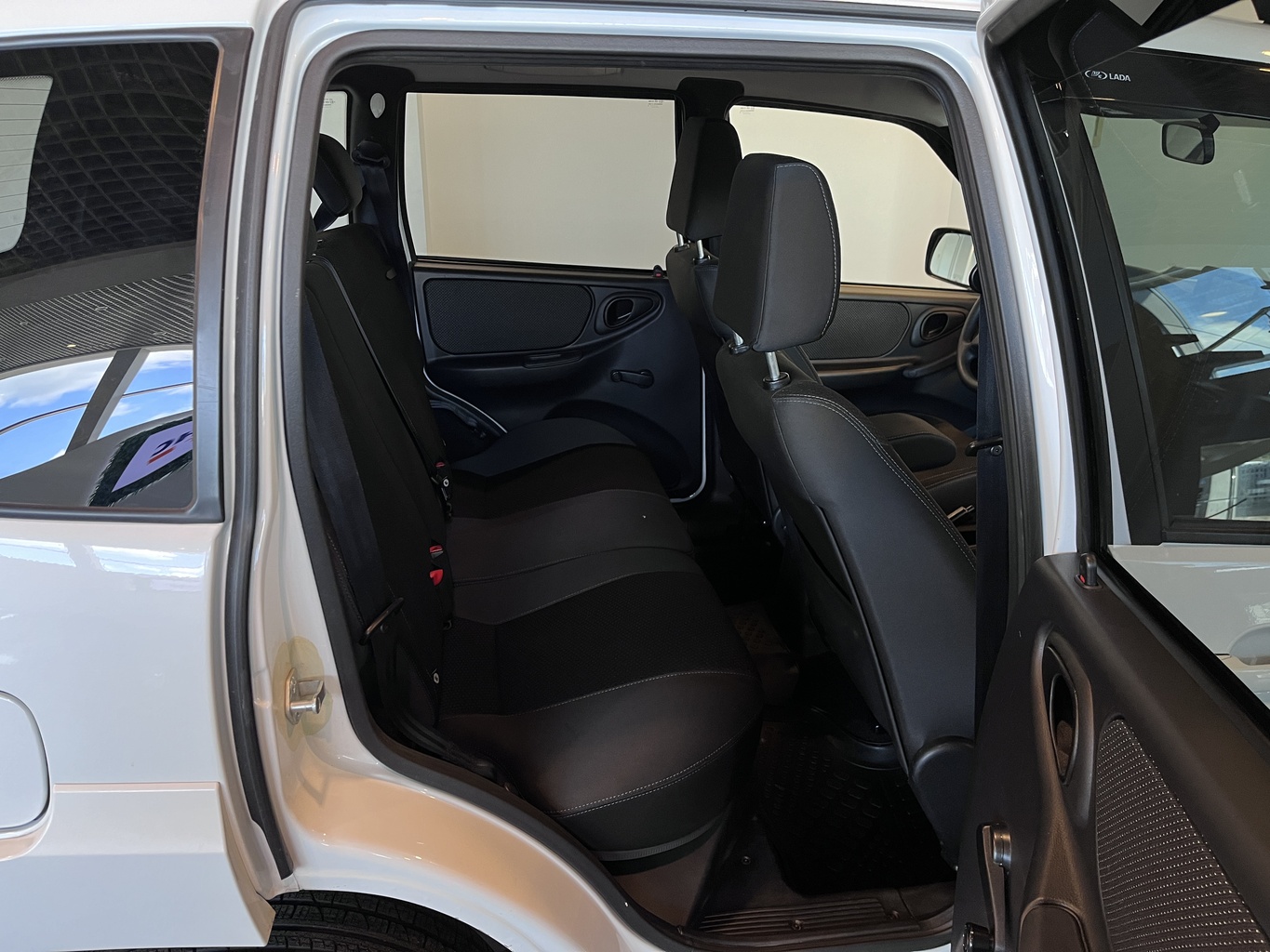 LADA NIVA TRAVEL