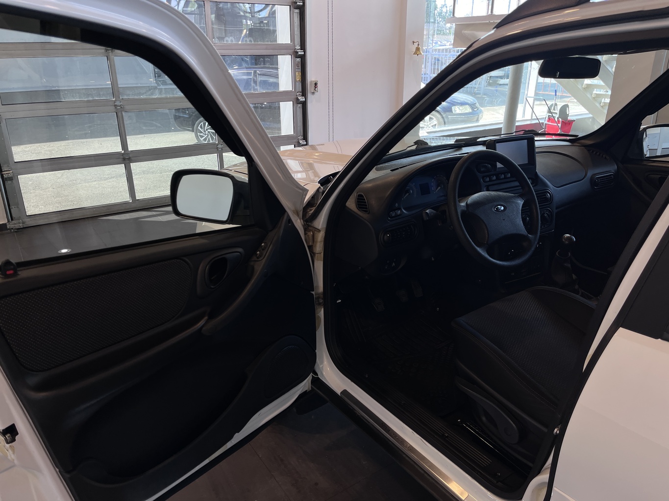 LADA NIVA TRAVEL